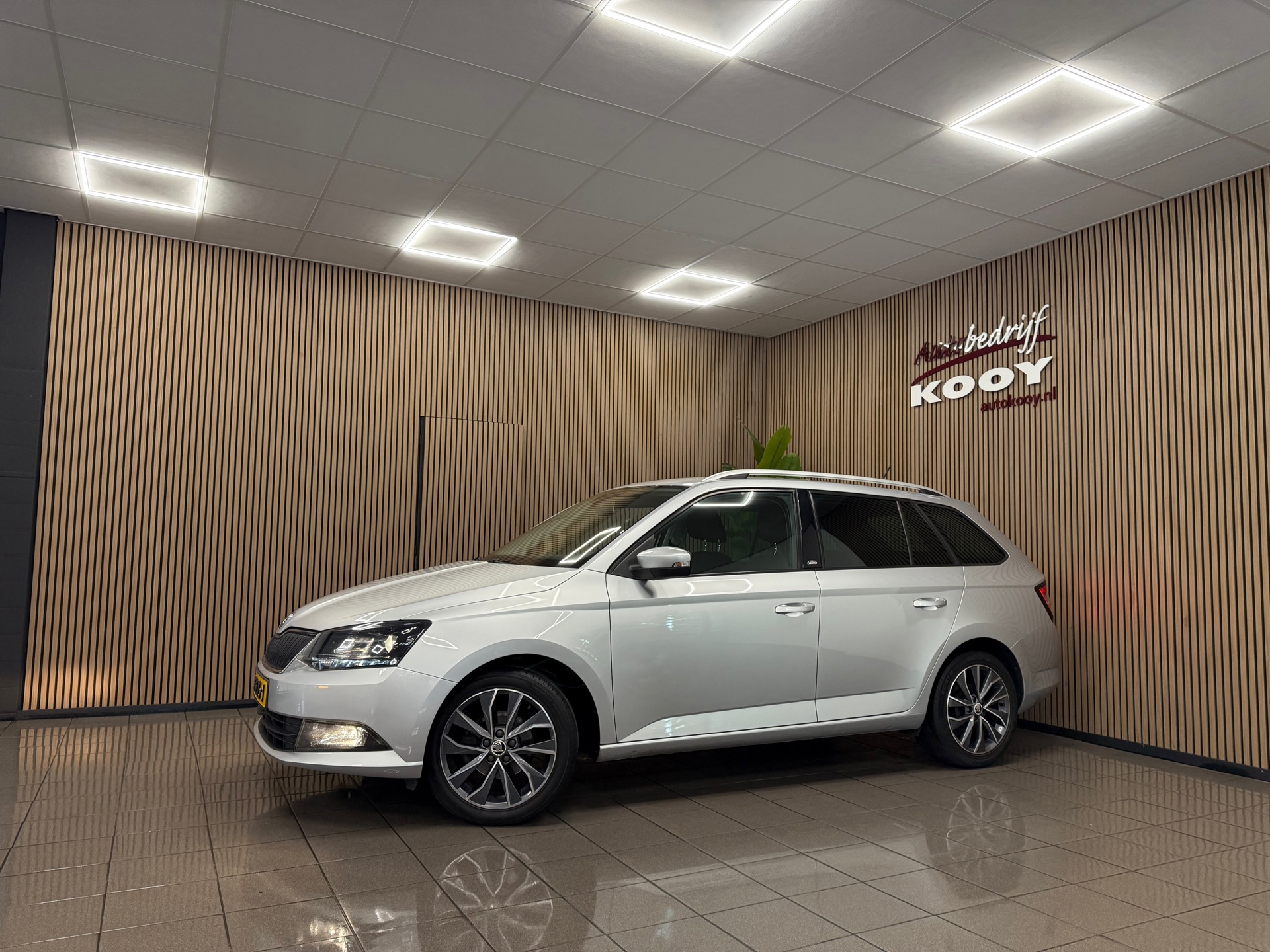 https://www.autokooy.nl//xml/images/46804994-10.JPG