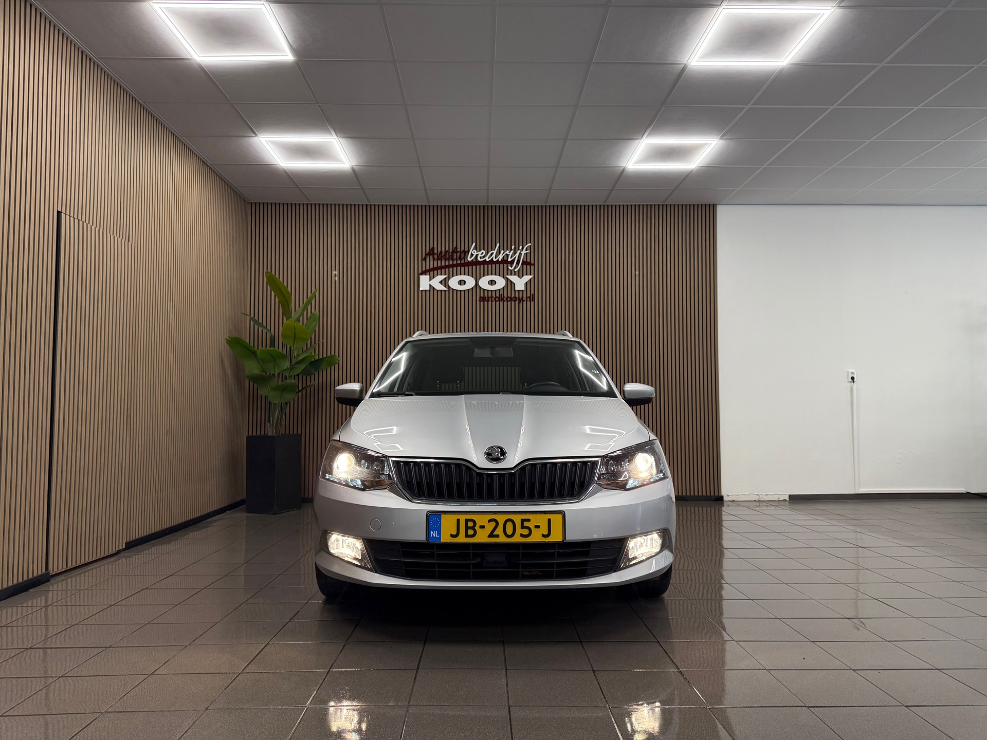 https://www.autokooy.nl//xml/images/46804994-8.JPG