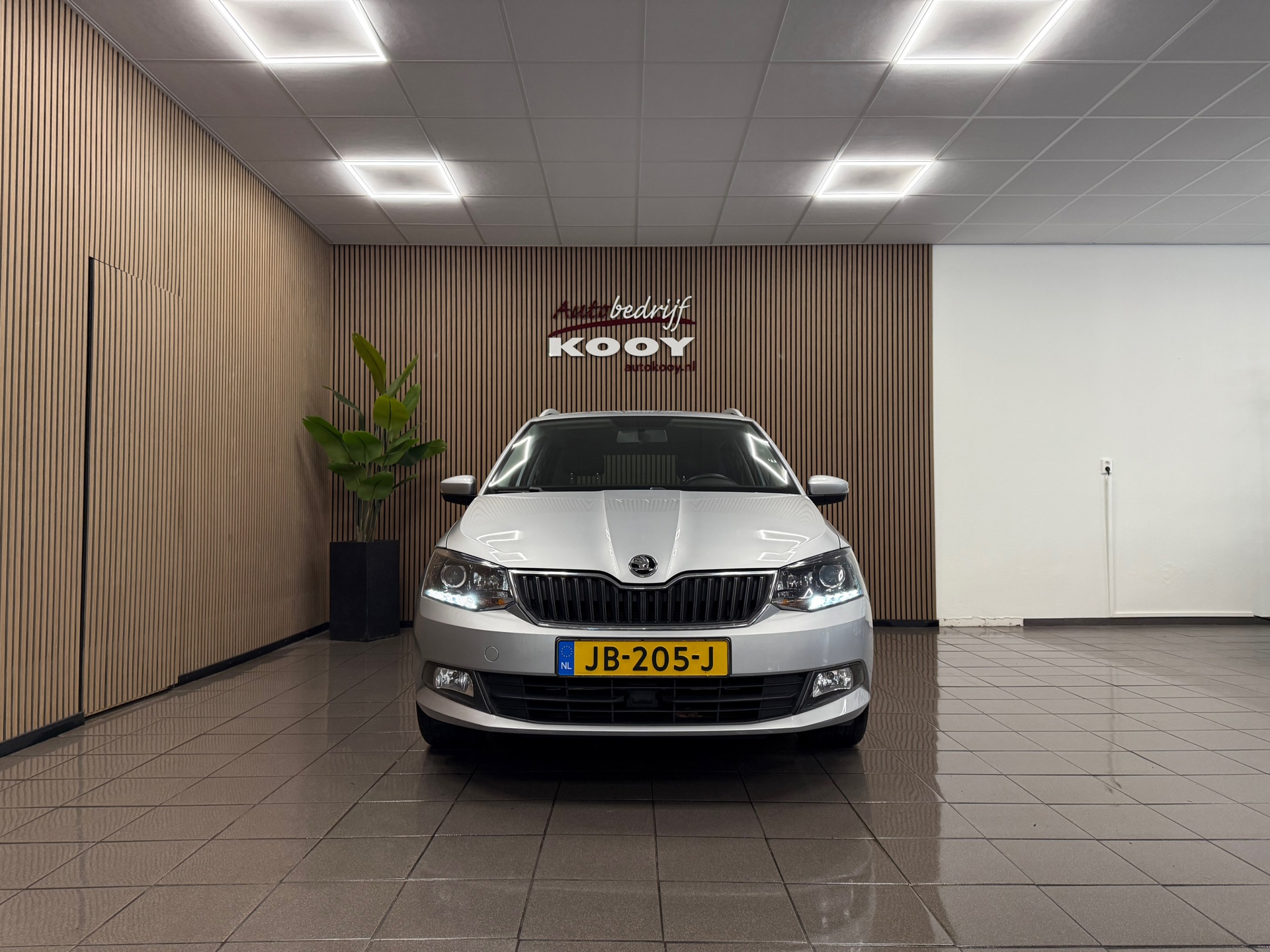https://www.autokooy.nl//xml/images/46804994-9.JPG