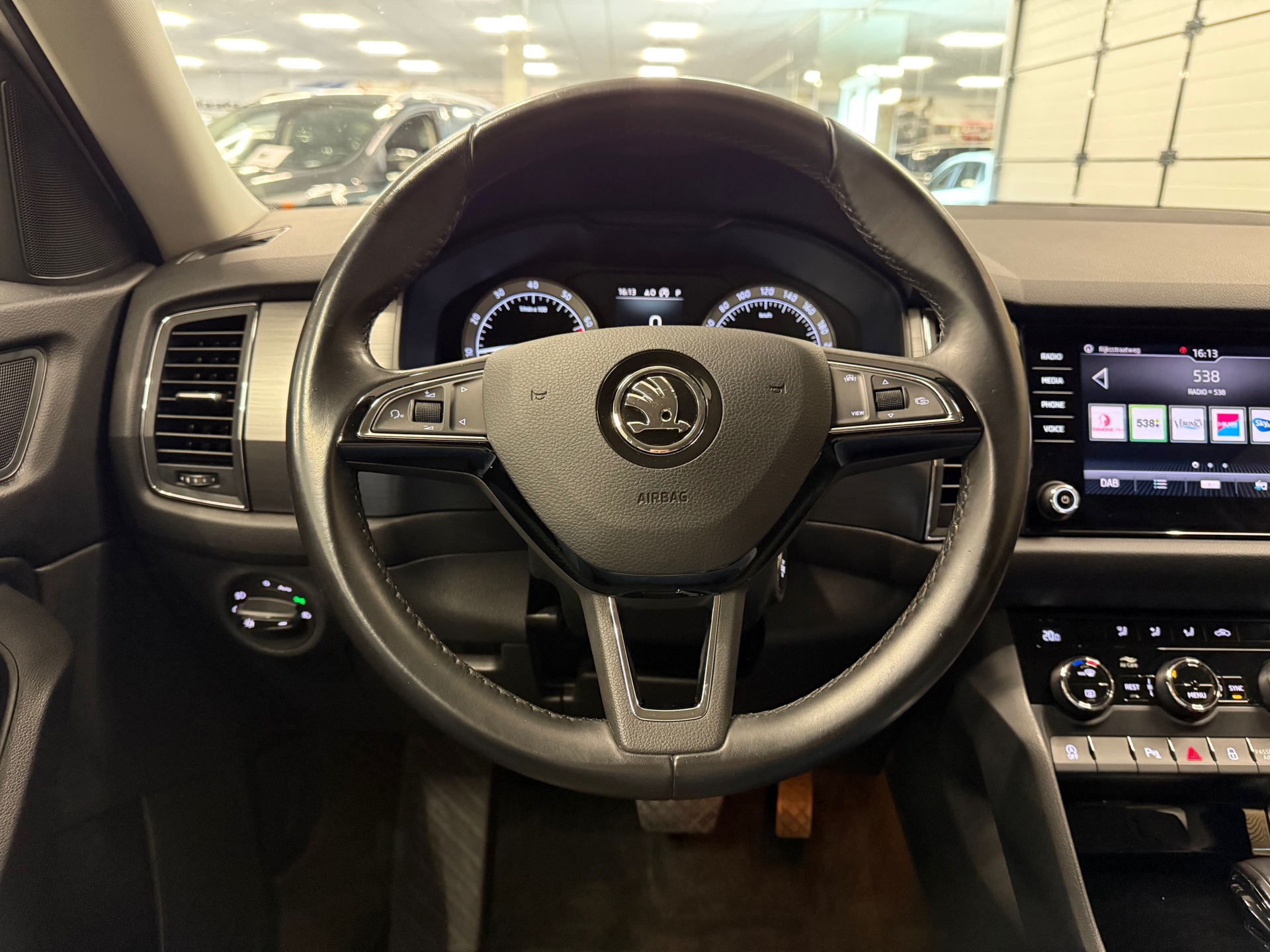https://www.autokooy.nl//xml/images/46835125-13.JPG