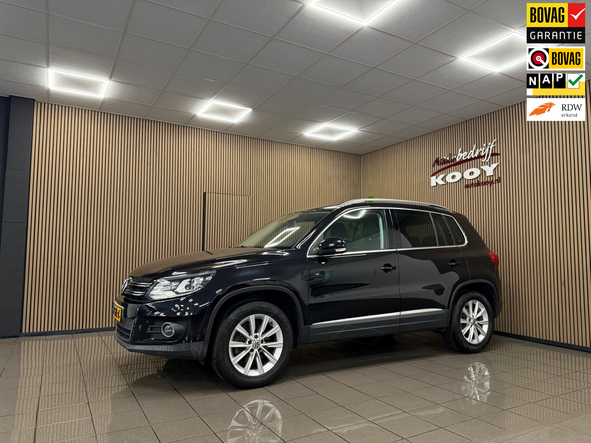 Volkswagen Tiguan 1.4 TSI Sport&Style 4Motion * Panoramadak / Xenon / Trekhaak / NL Auto *