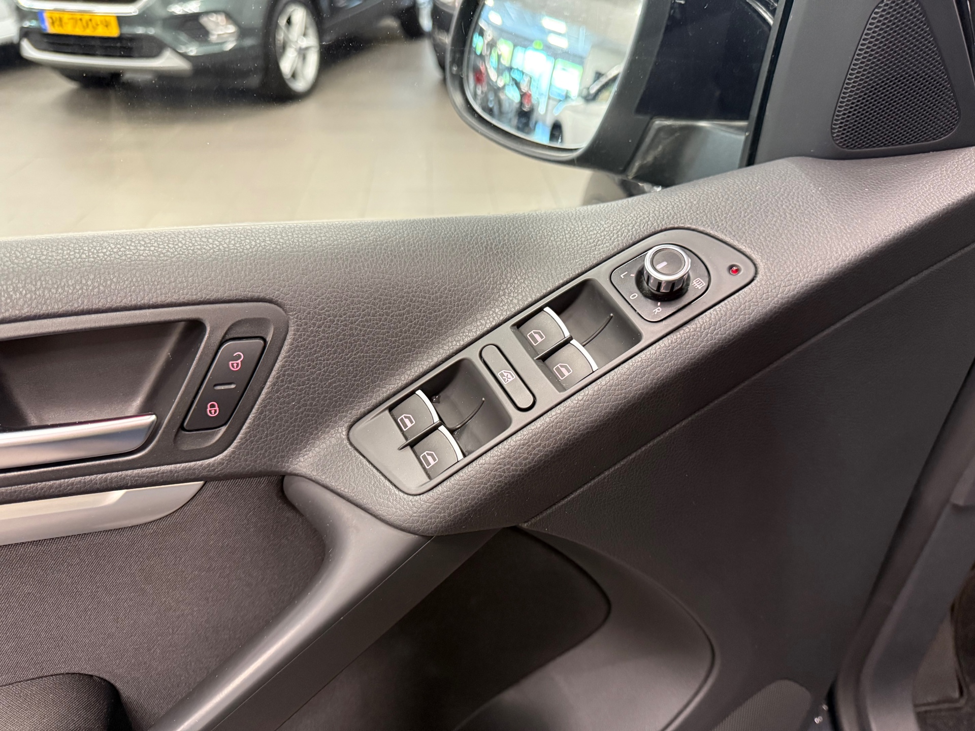 https://www.autokooy.nl//xml/images/46855271-11.JPG