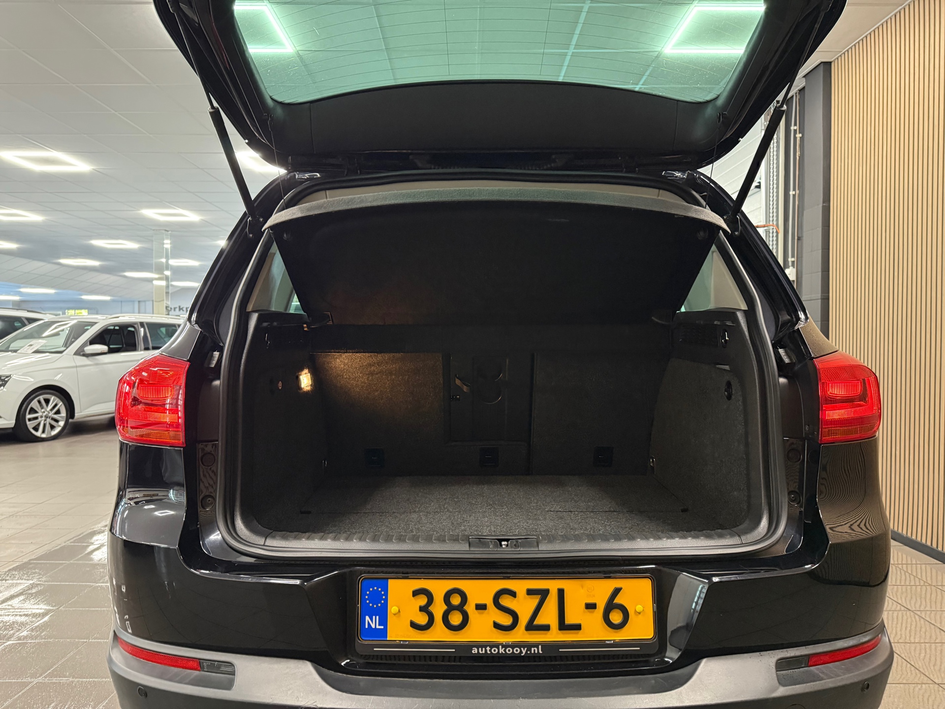 https://www.autokooy.nl//xml/images/46855271-5.JPG