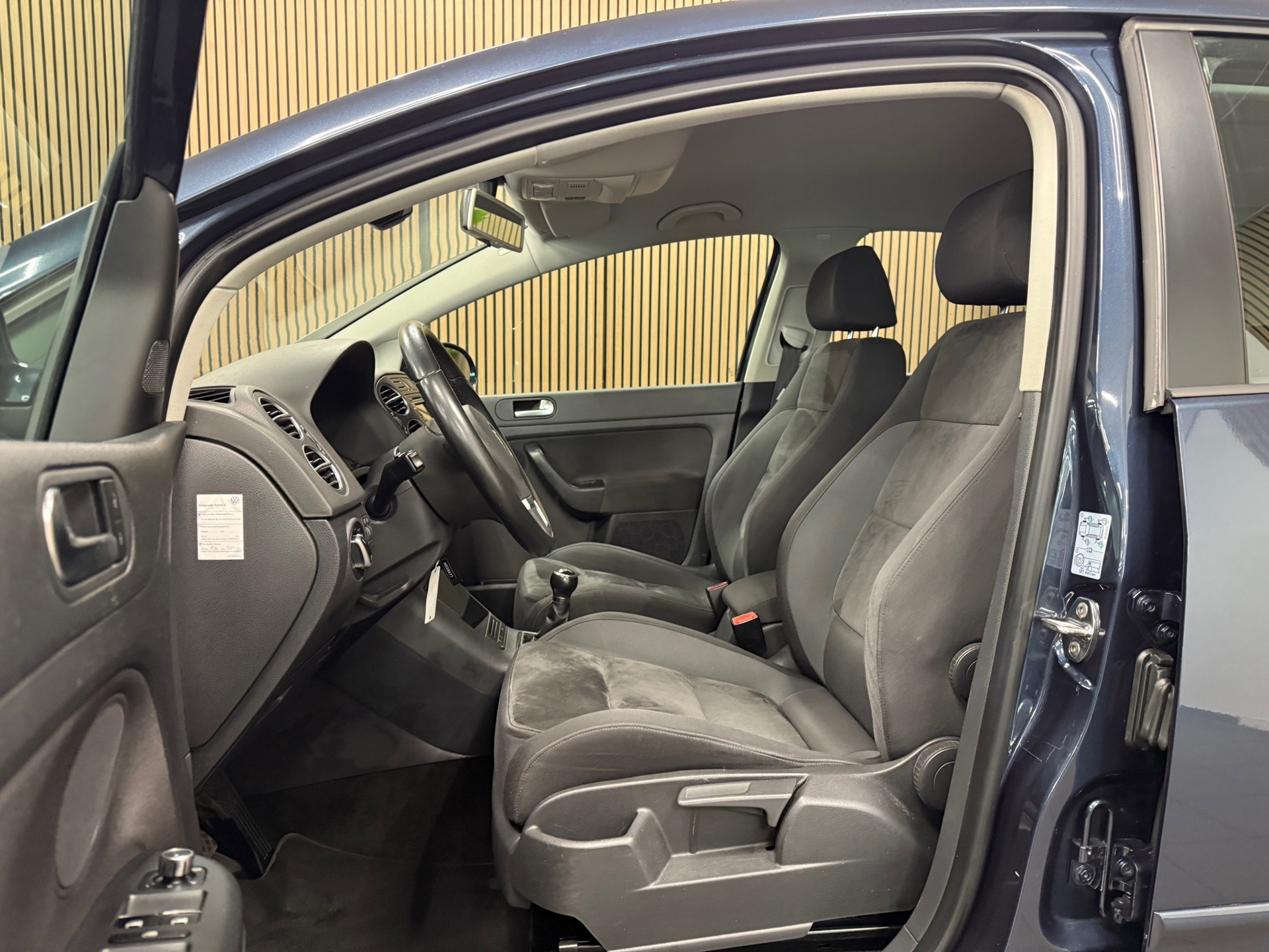 https://www.autokooy.nl//xml/images/46905367-11.JPG