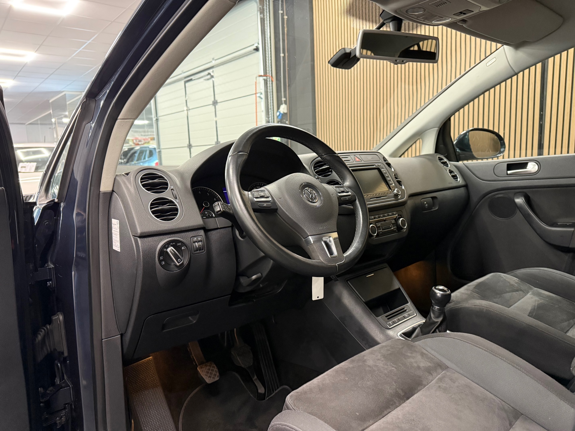 https://www.autokooy.nl//xml/images/46905367-12.JPG