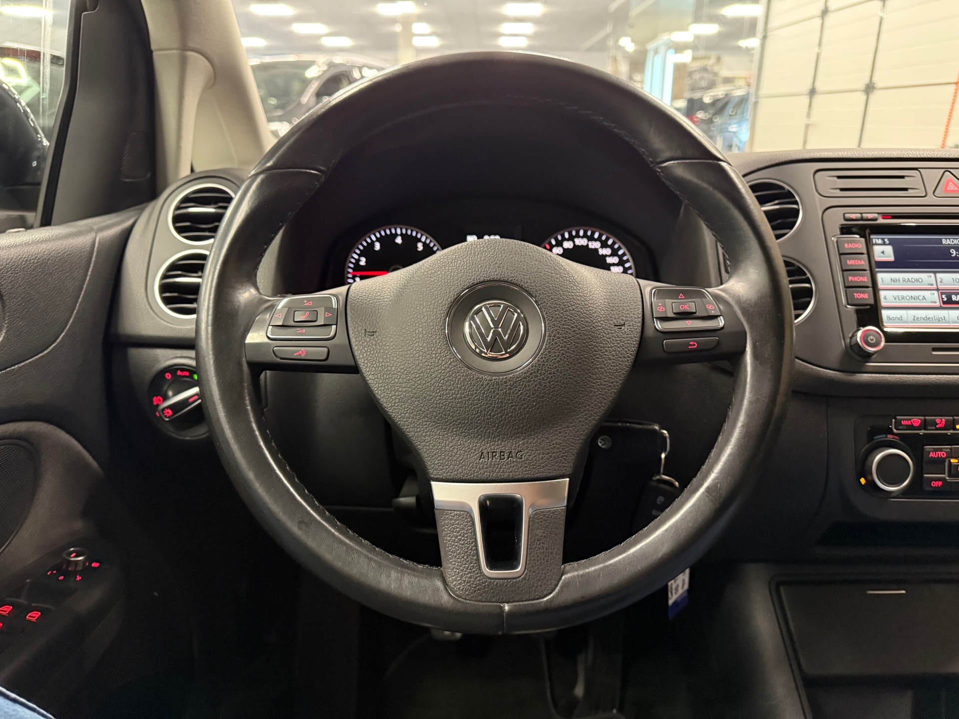 https://www.autokooy.nl//xml/images/46905367-13.JPG