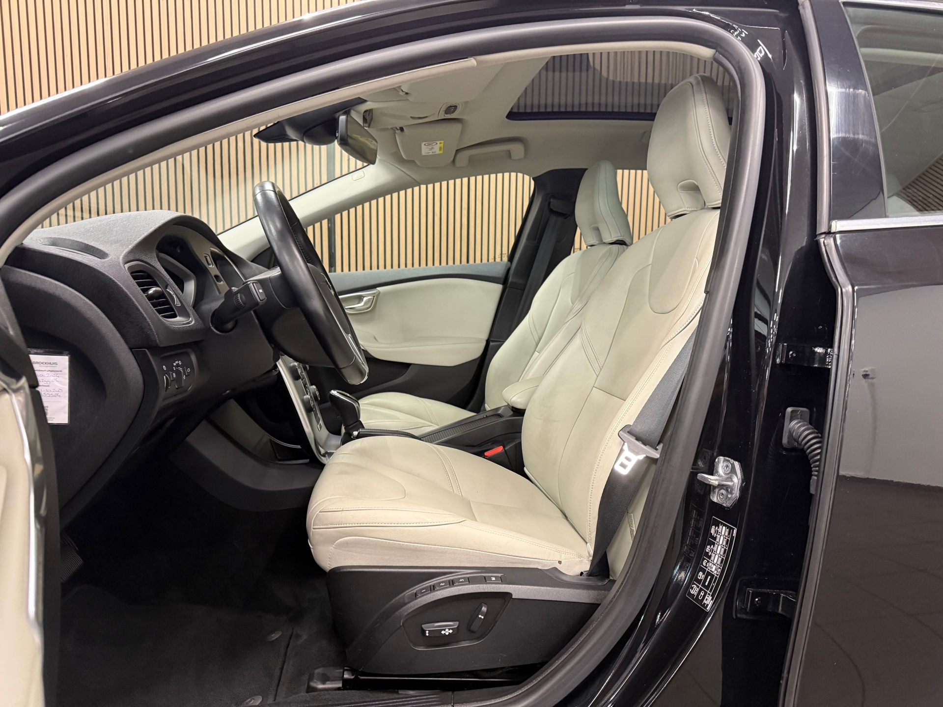 https://www.autokooy.nl//xml/images/47057384-12.JPG