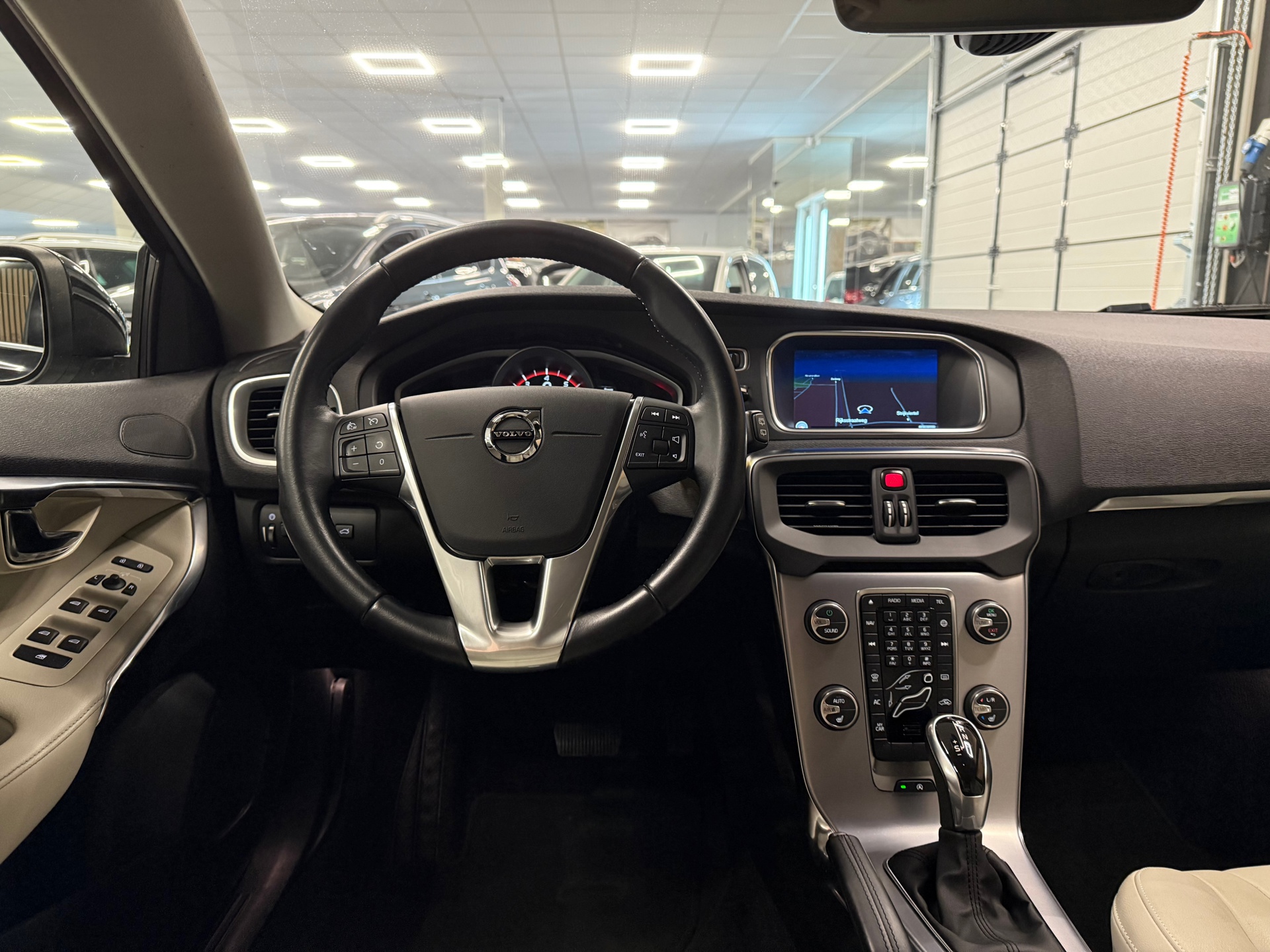 https://www.autokooy.nl//xml/images/47057384-21.JPG