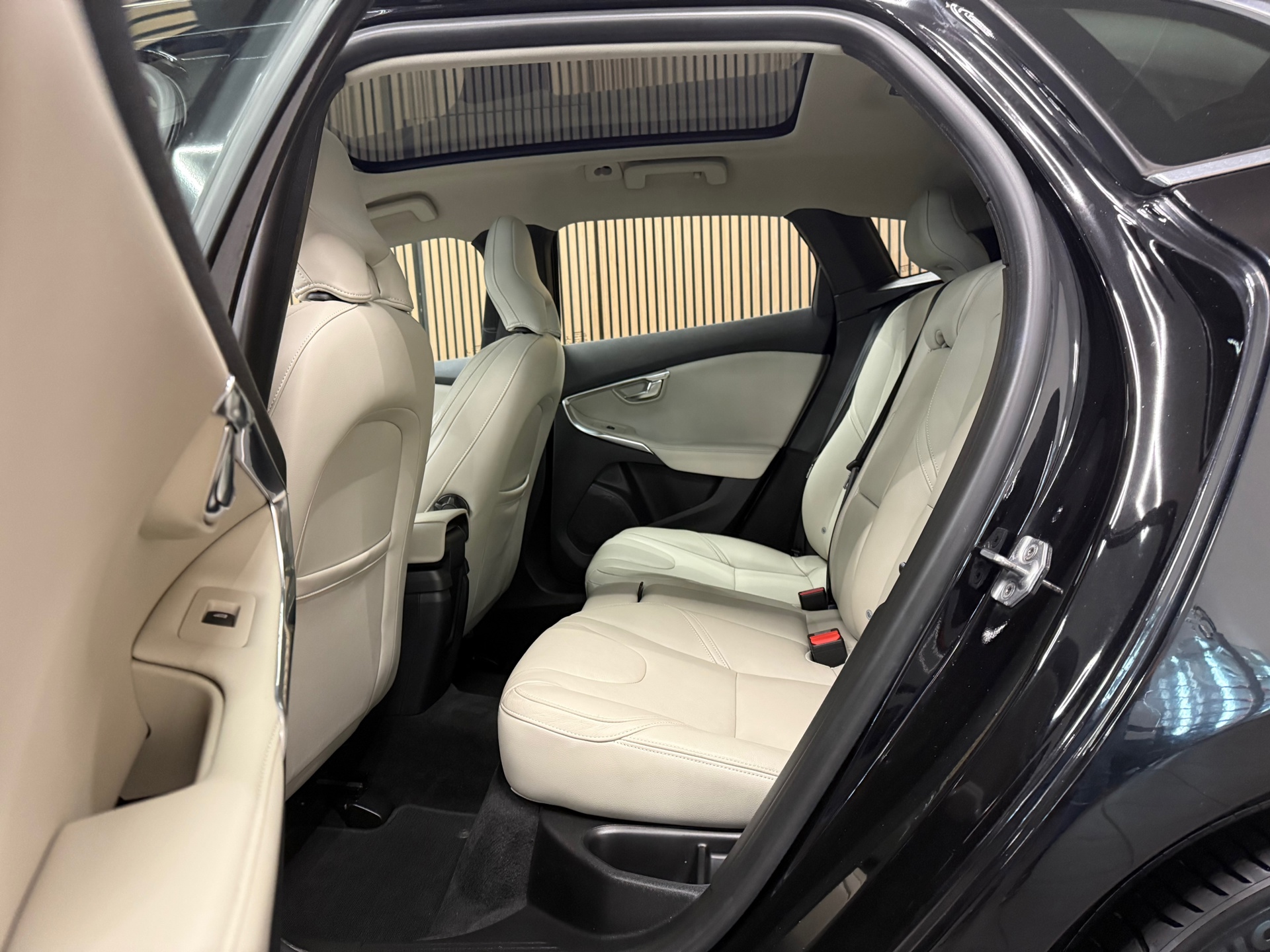 https://www.autokooy.nl//xml/images/47057384-22.JPG