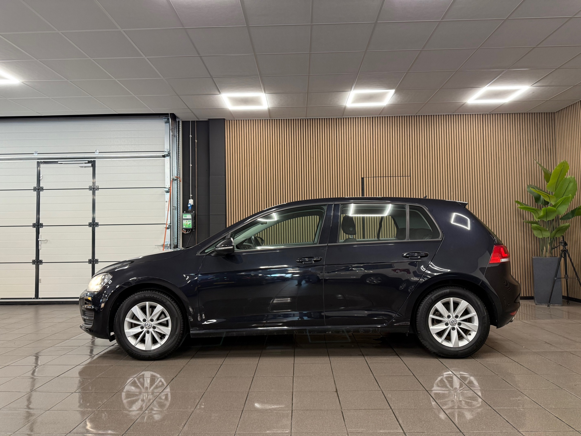 https://www.autokooy.nl//xml/images/47075678-2.JPG