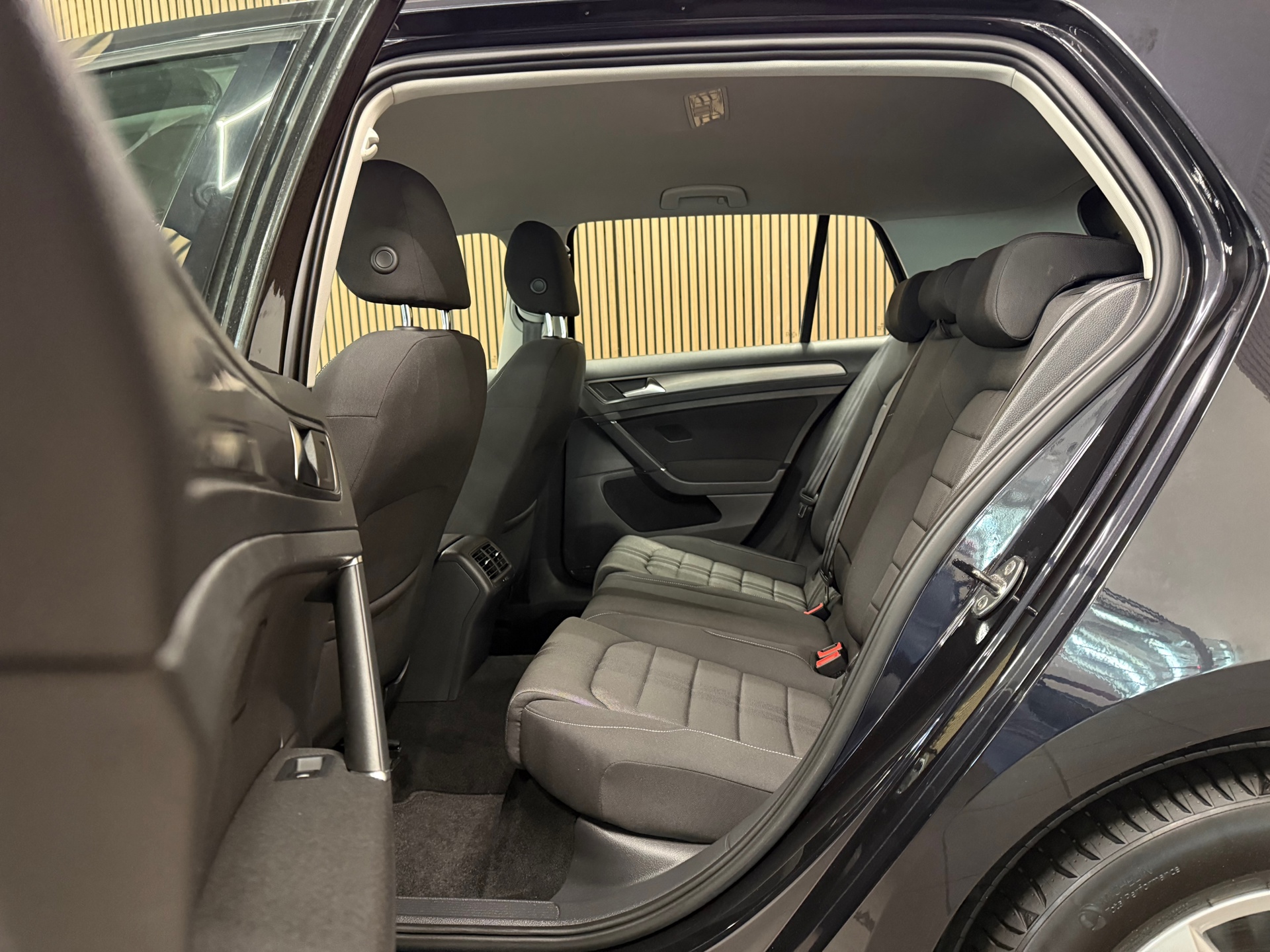 https://www.autokooy.nl//xml/images/47075678-22.JPG