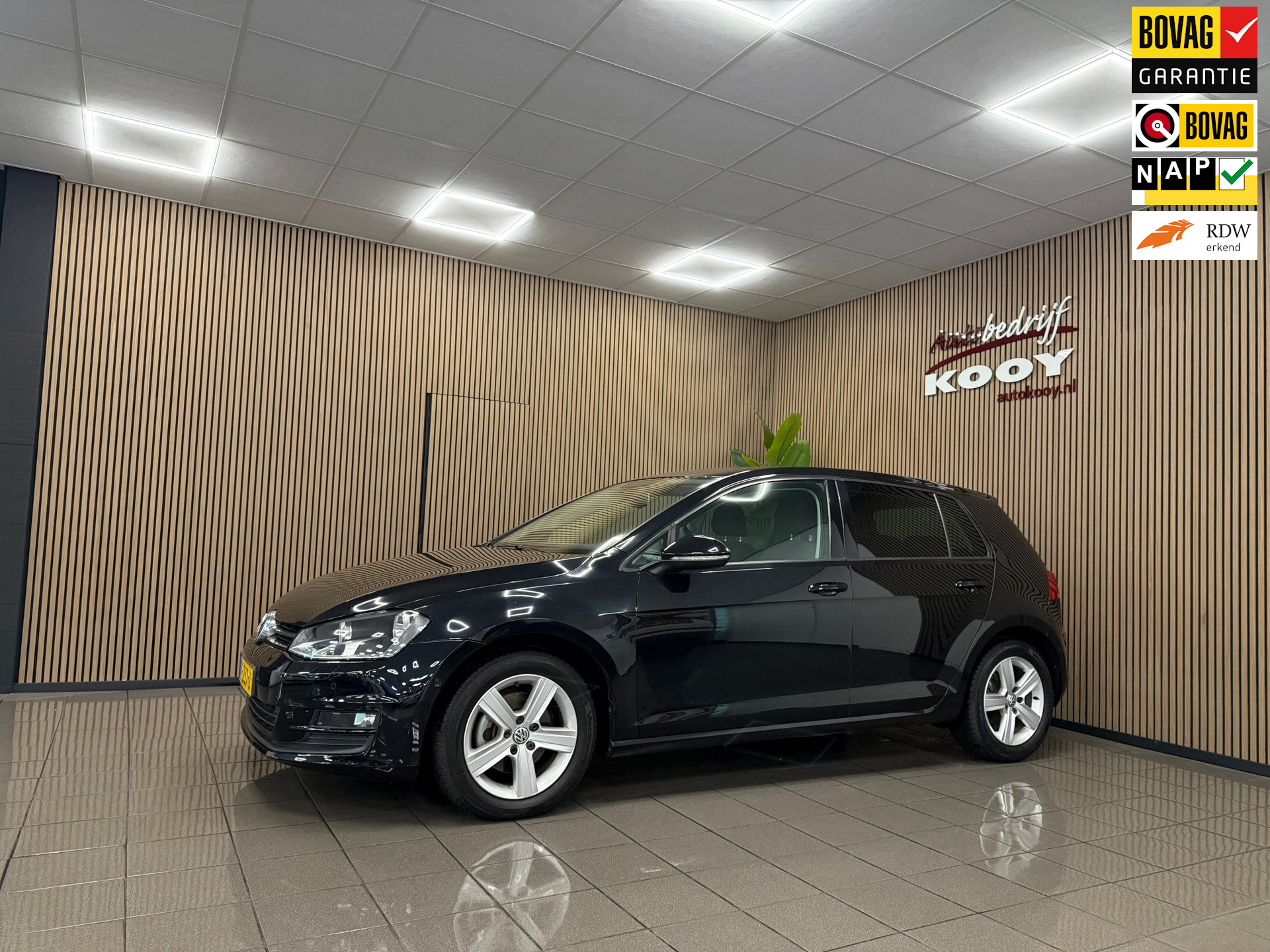 Volkswagen Golf 1.2 TSI Highline * Navigatie / Stoelverwarming / DynAudio / LM Velgen *