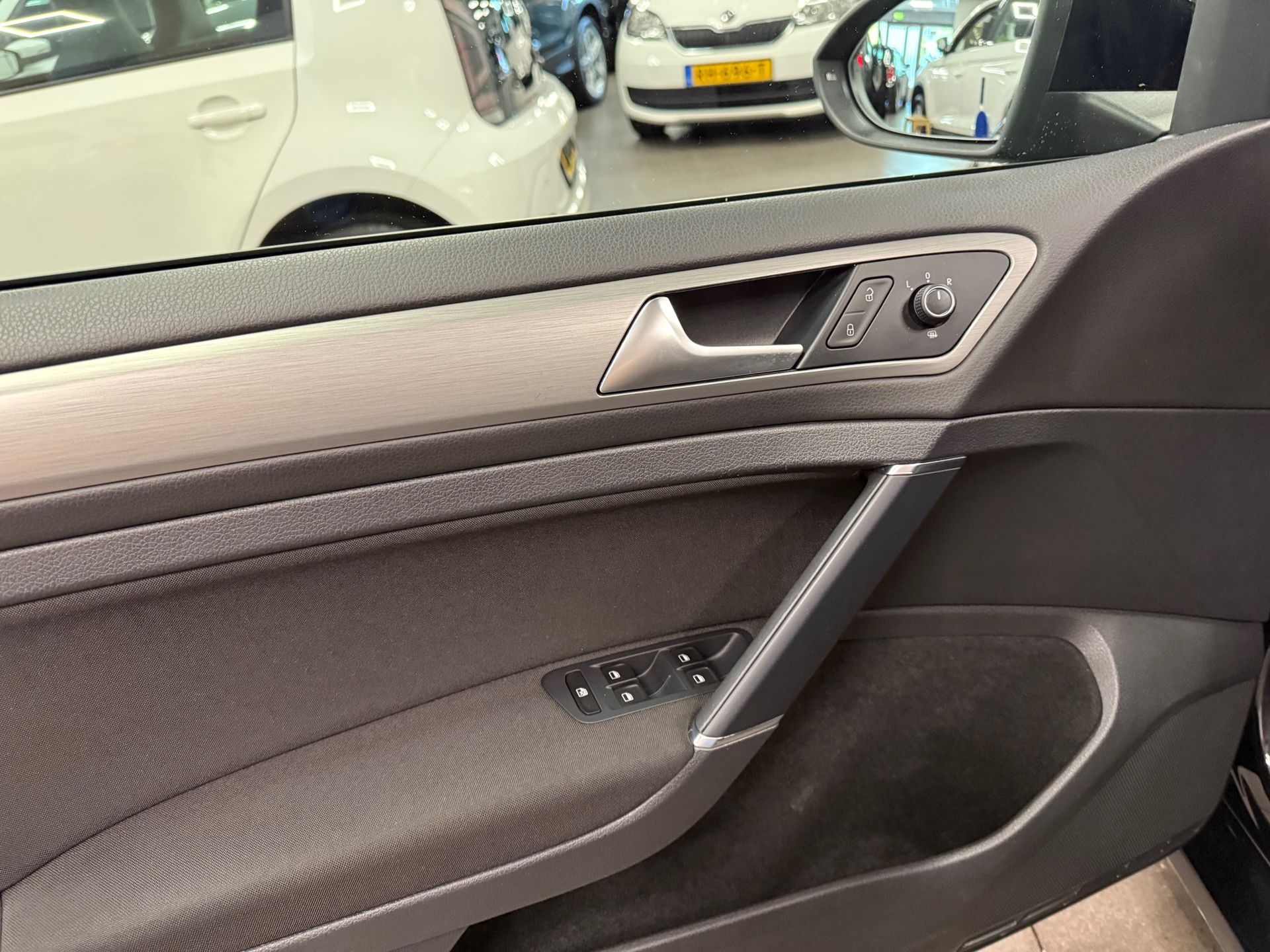 https://www.autokooy.nl//xml/images/47076094-10.JPG