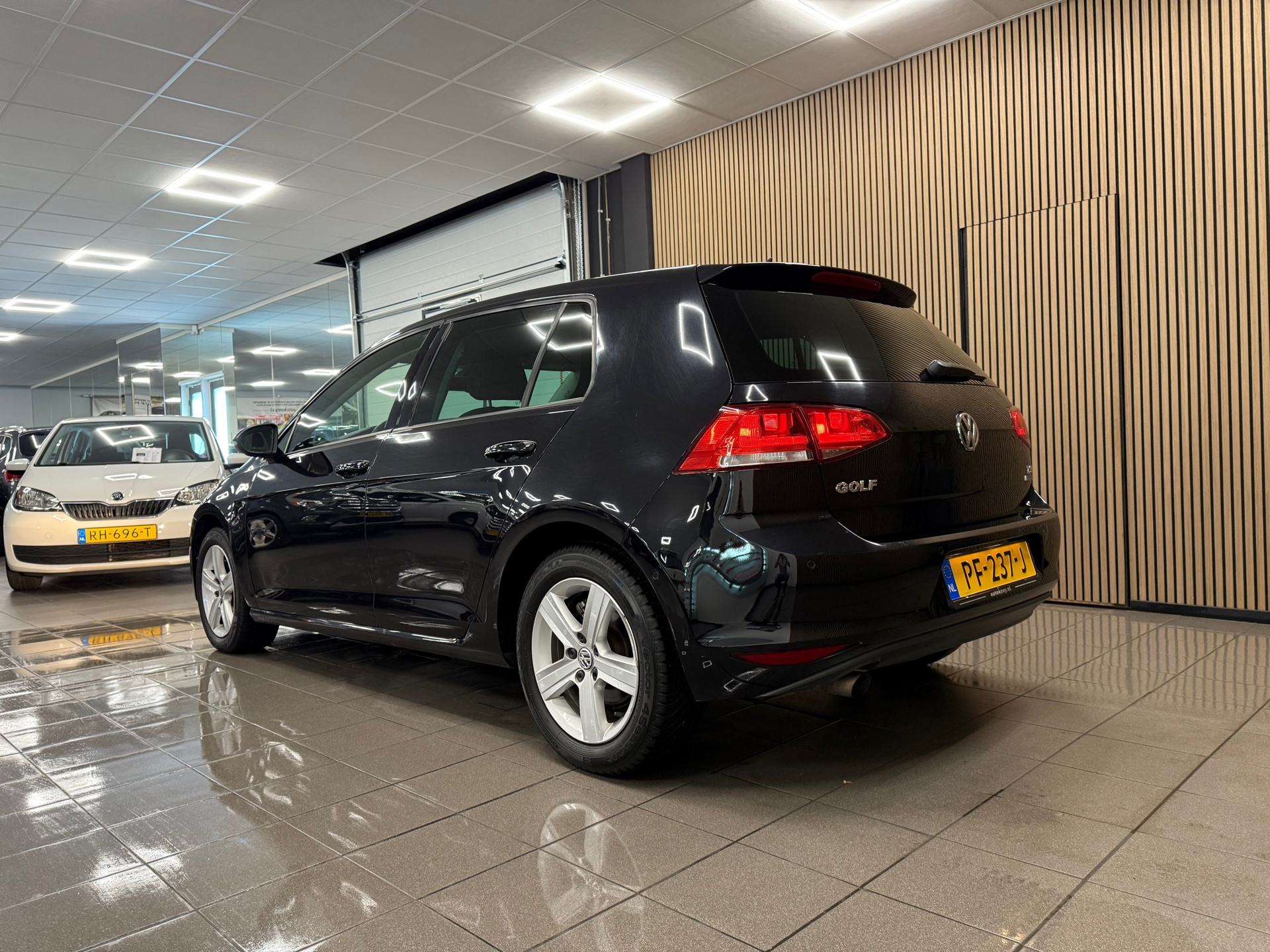 https://www.autokooy.nl//xml/images/47076094-3.JPG