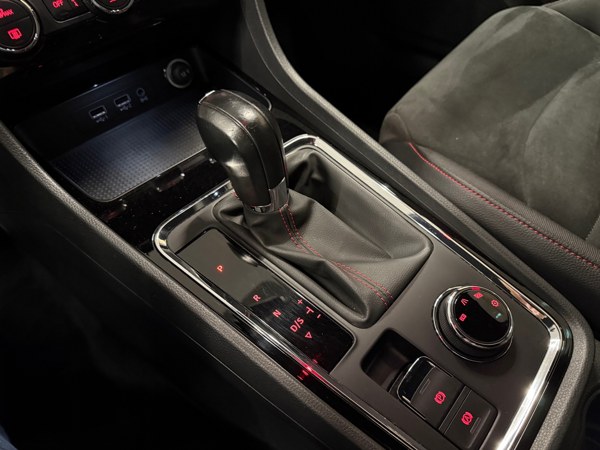 https://www.autokooy.nl//xml/images/47099205-20.JPG