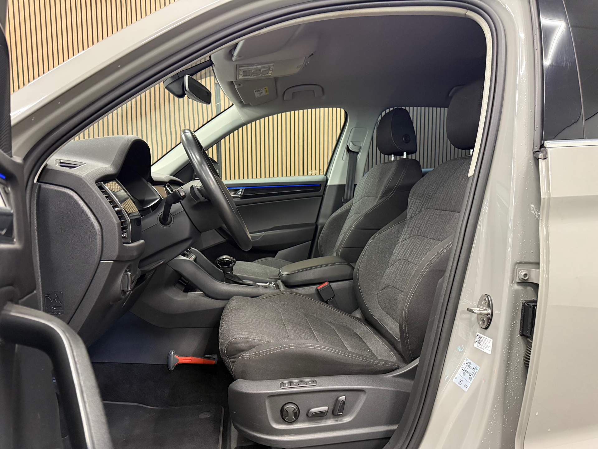 https://www.autokooy.nl//xml/images/47123203-12.JPG