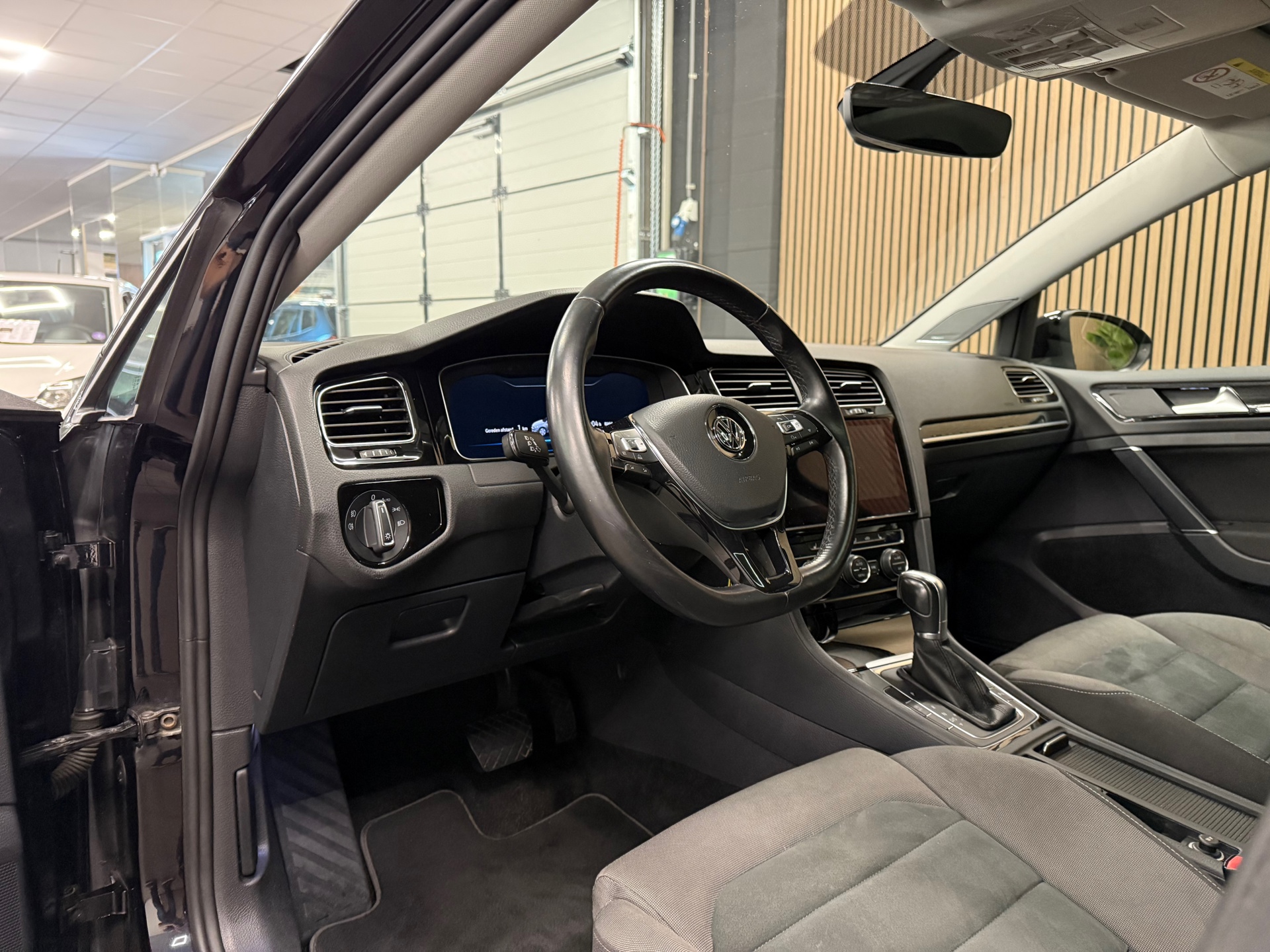 https://www.autokooy.nl//xml/images/47123272-12.JPG