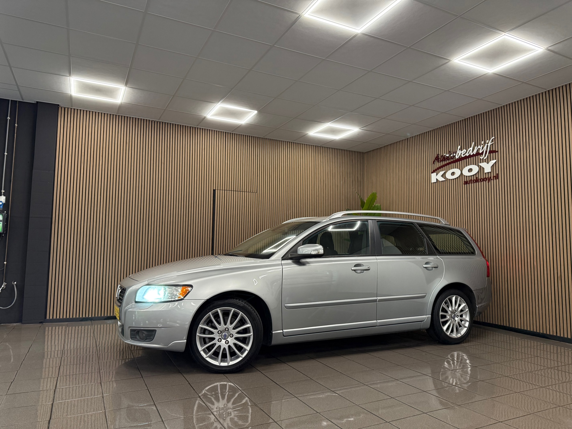 https://www.autokooy.nl//xml/images/47123374-10.JPG