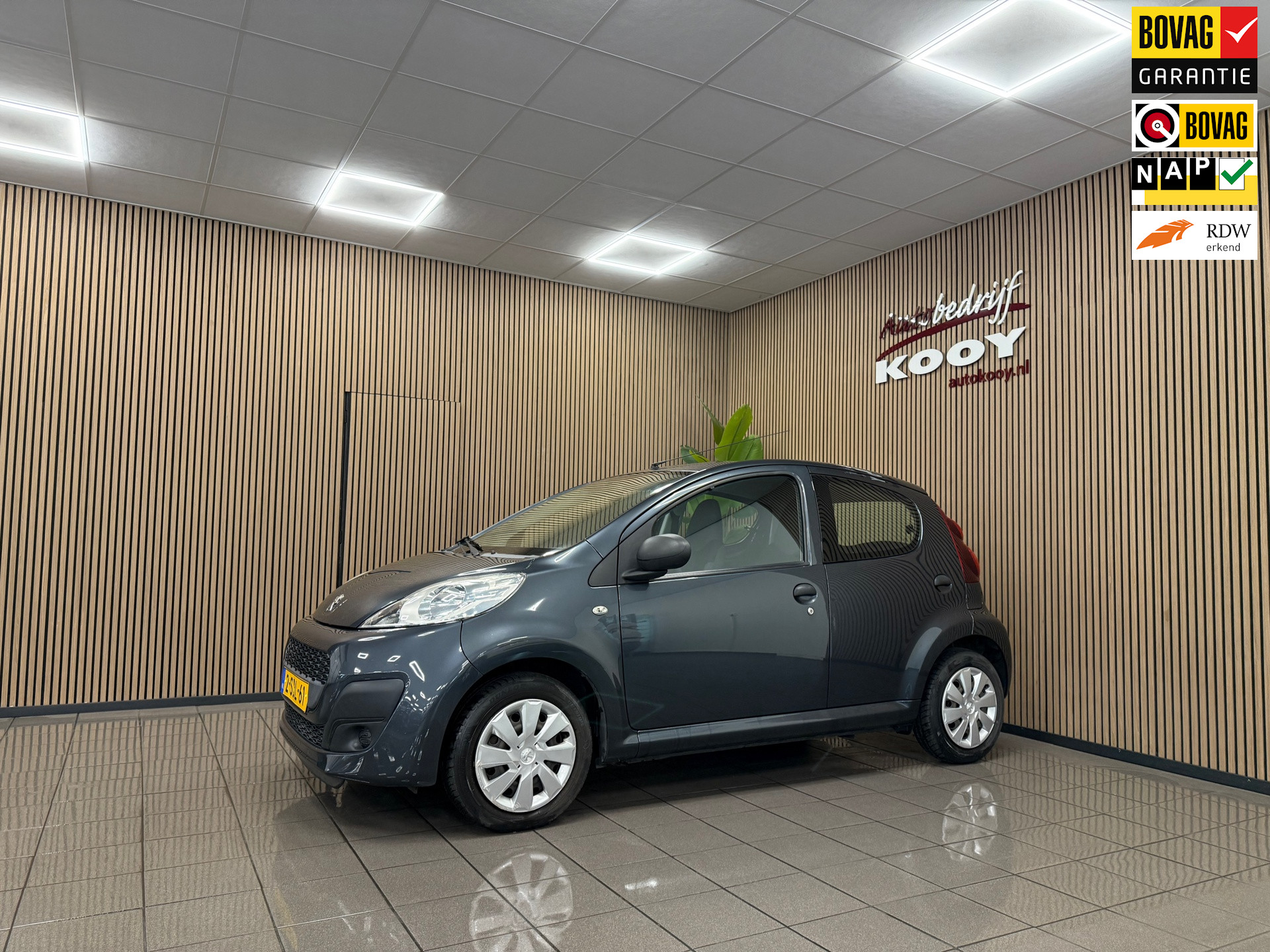 Peugeot 107 1.0 Access Accent * Airco / 73.418 km + NAP / 5 Deurs / NL Auto *