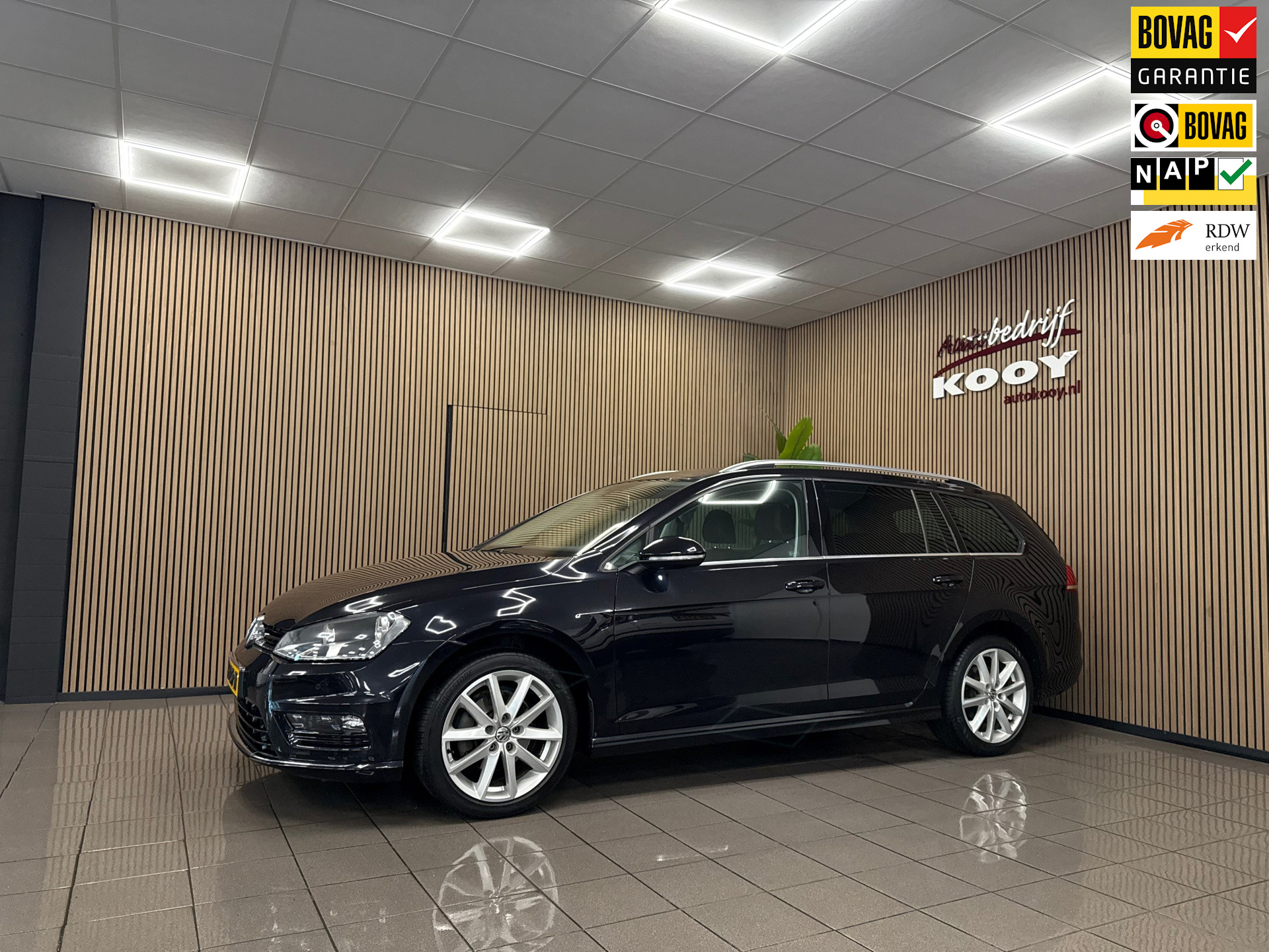 Volkswagen Golf Variant 1.4 TSI R-Line * Navigatie / Camera / Stoelverwaring / NL Auto *
