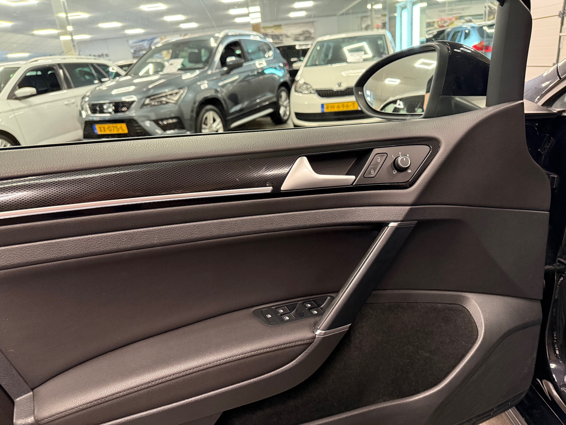 https://www.autokooy.nl//xml/images/47187471-10.JPG