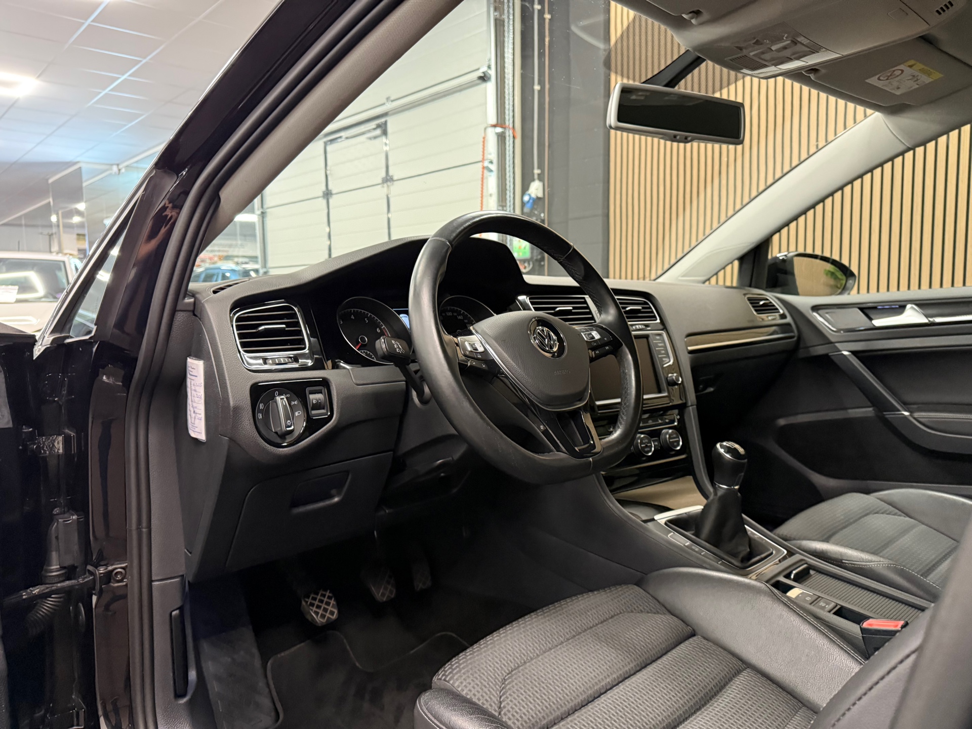 https://www.autokooy.nl//xml/images/47187471-12.JPG