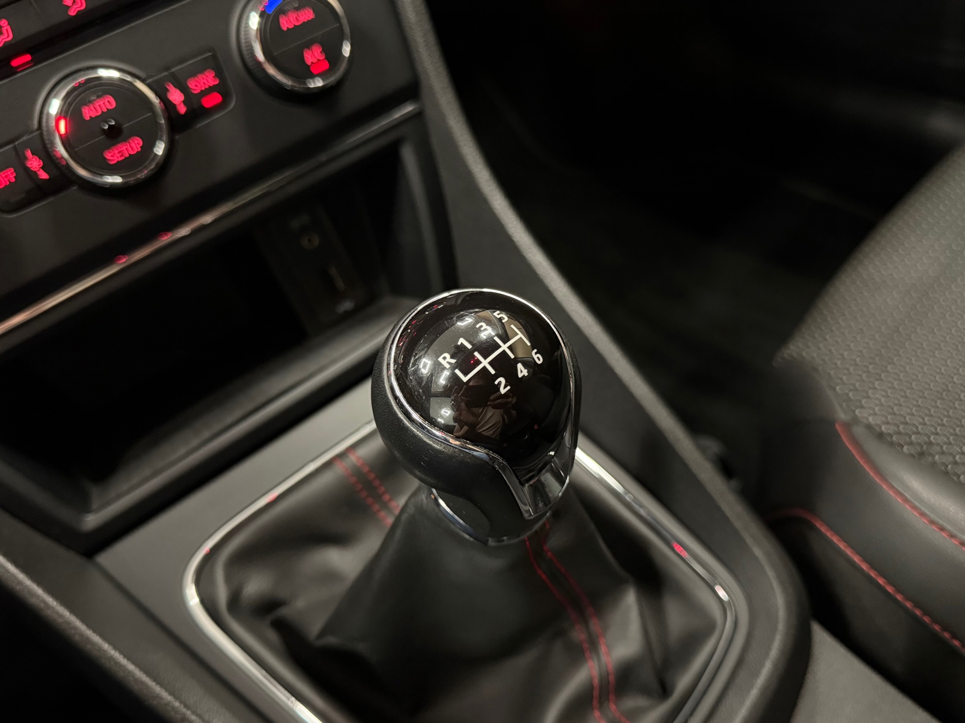 https://www.autokooy.nl//xml/images/47211909-21.JPG