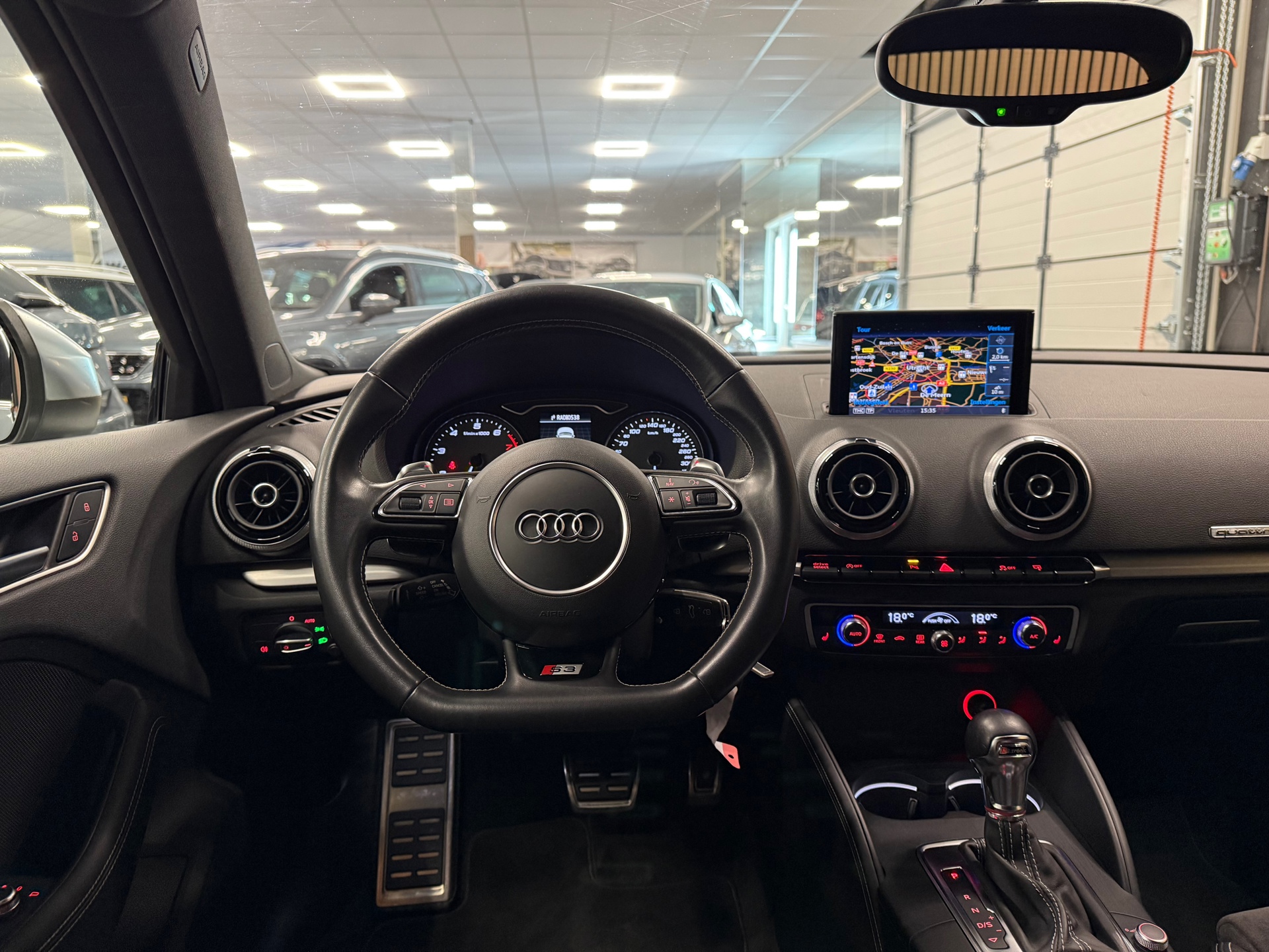 https://www.autokooy.nl//xml/images/47235545-22.JPG