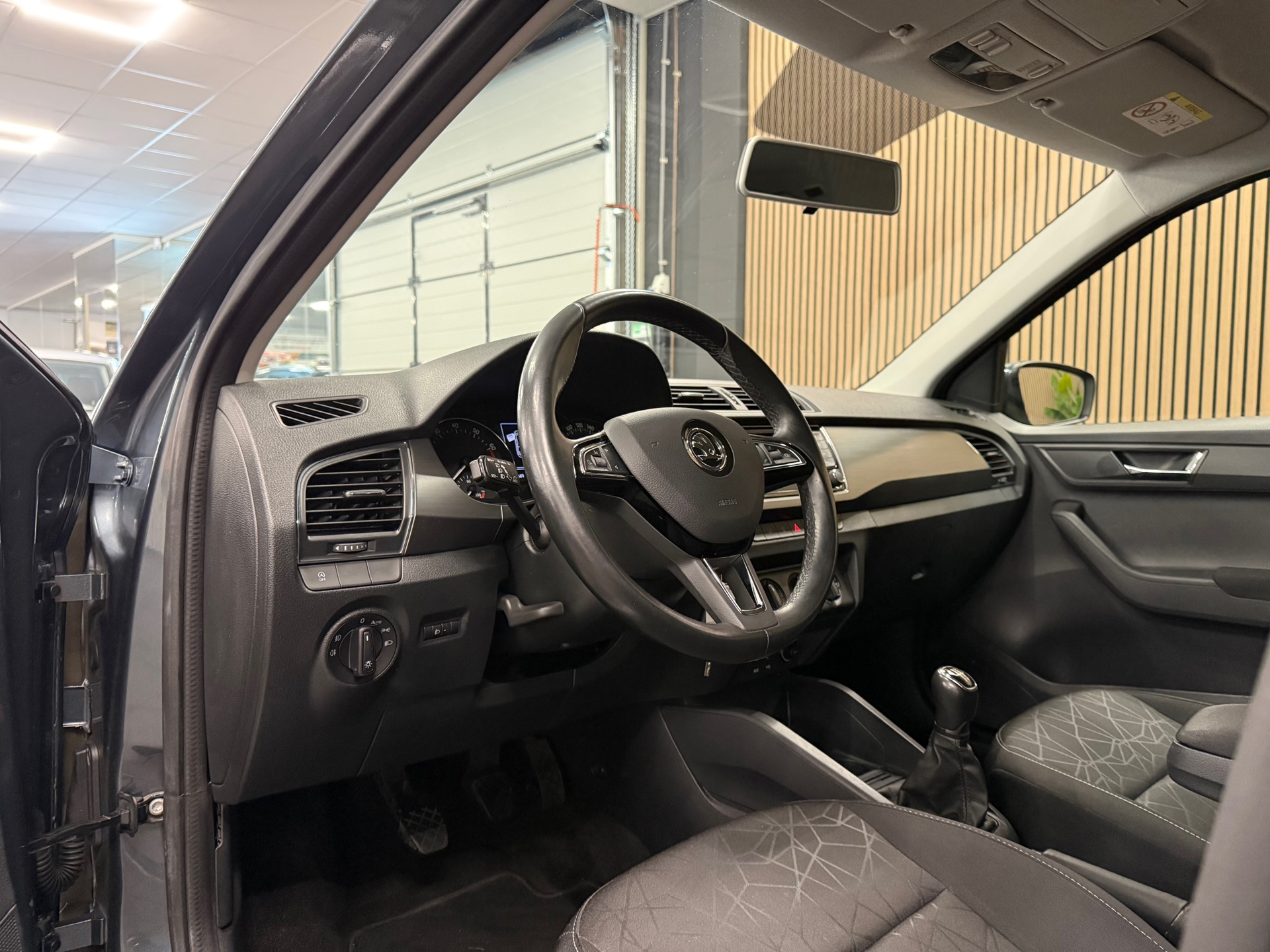 https://www.autokooy.nl//xml/images/47235581-13.JPG