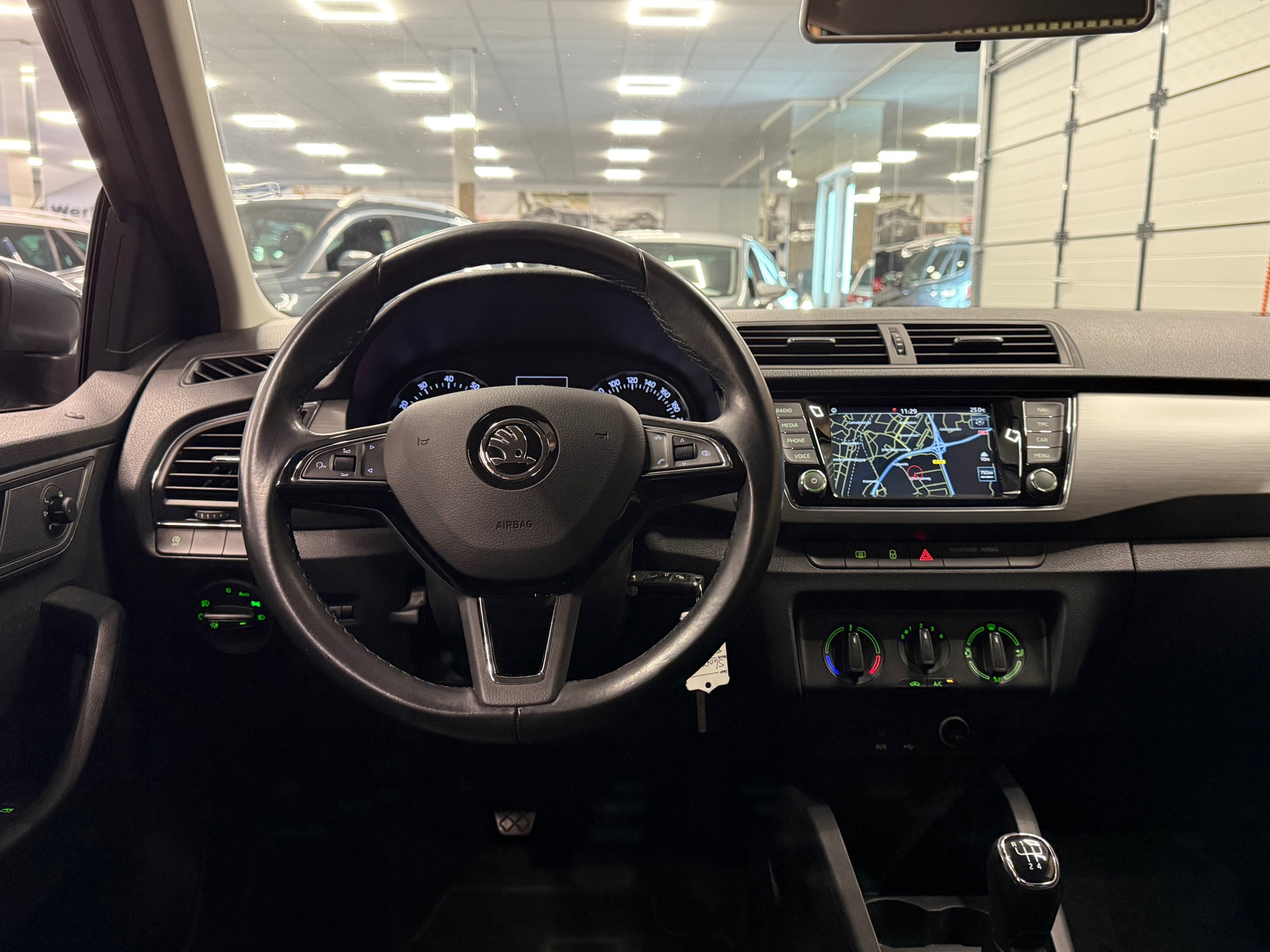 https://www.autokooy.nl//xml/images/47235581-22.JPG