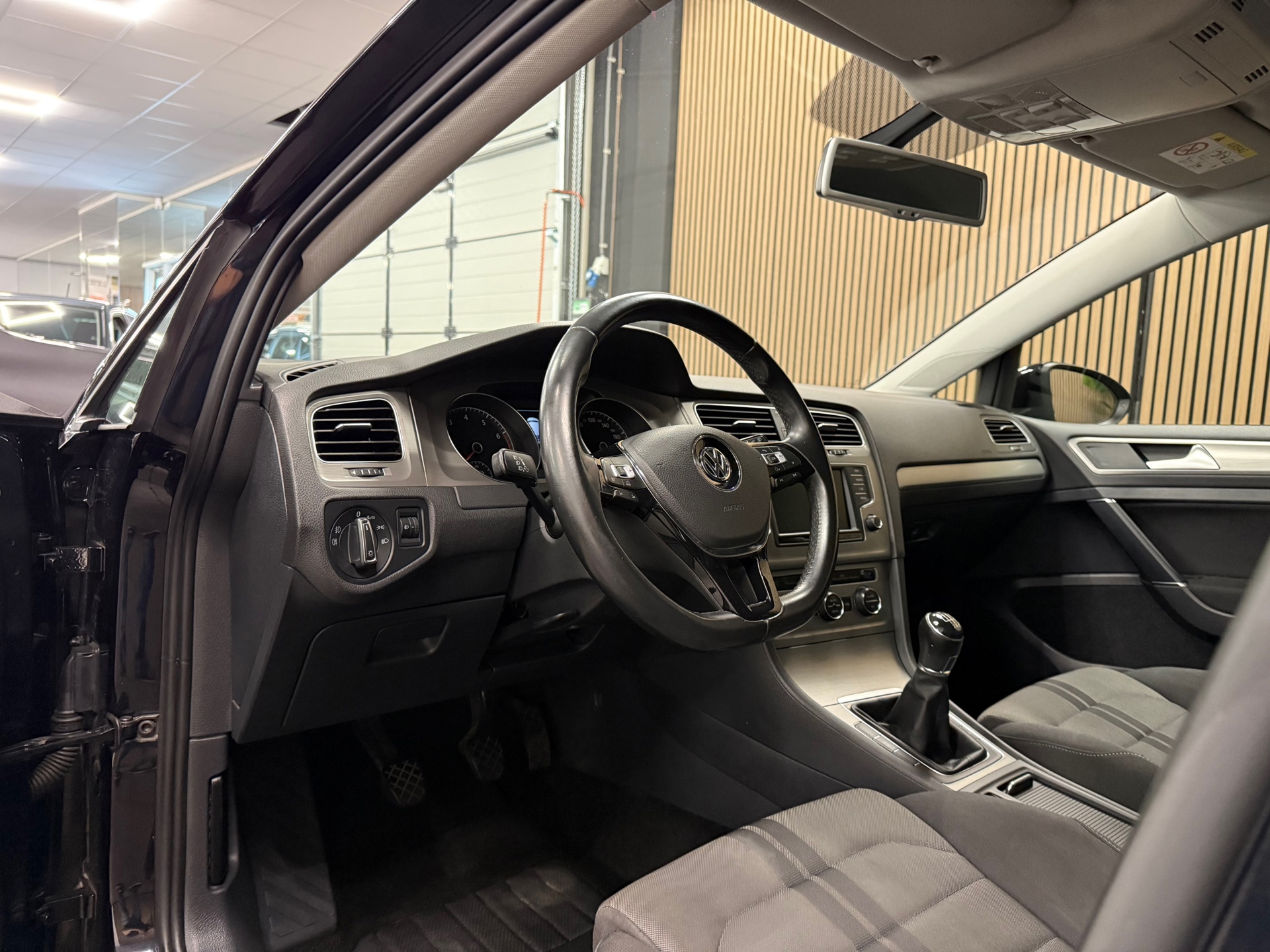 https://www.autokooy.nl//xml/images/47260800-13.JPG