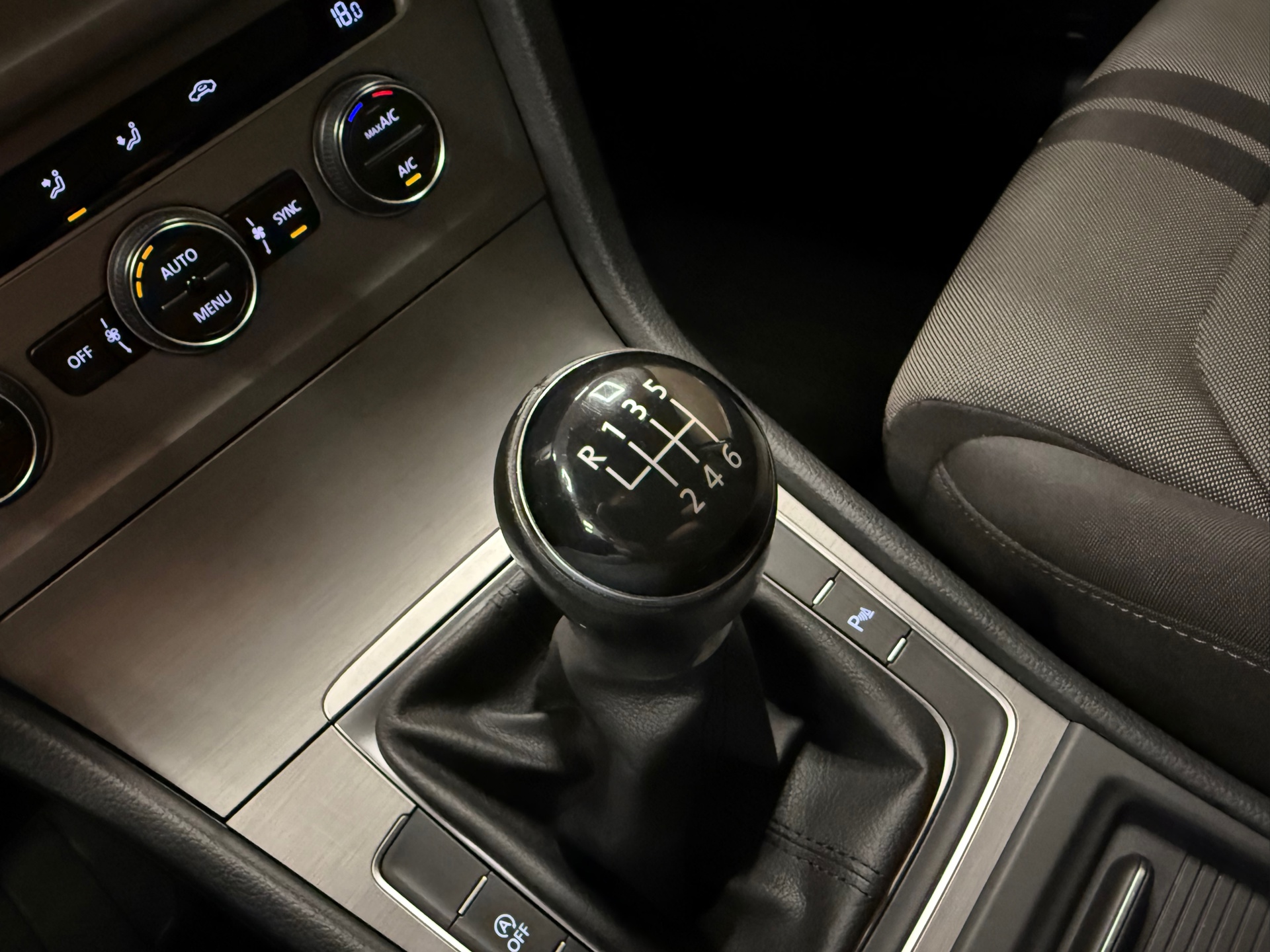 https://www.autokooy.nl//xml/images/47260800-21.JPG