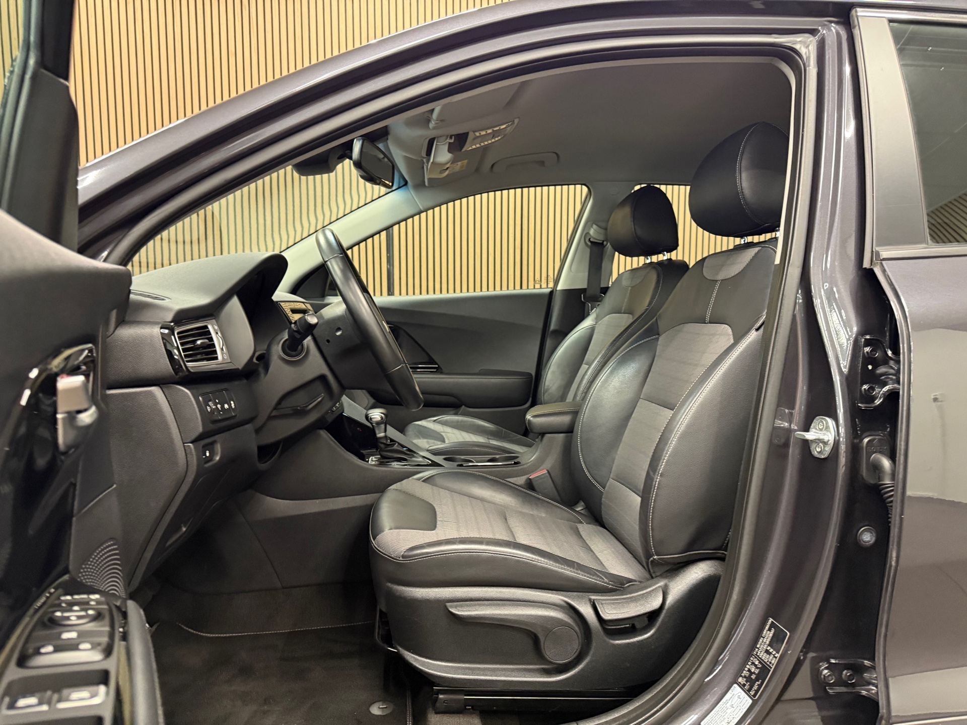 https://www.autokooy.nl//xml/images/47260883-11.JPG