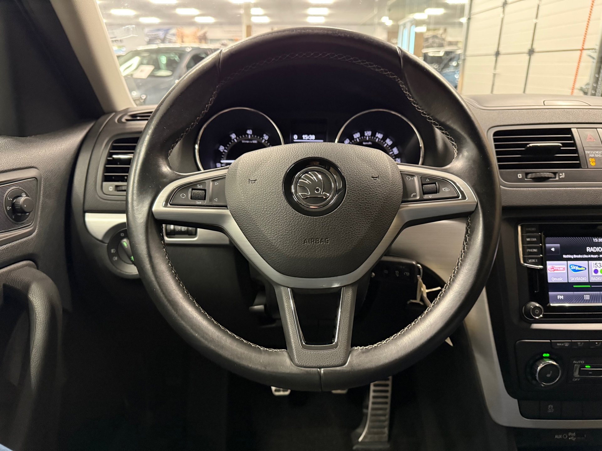 https://www.autokooy.nl//xml/images/47285104-13.JPG