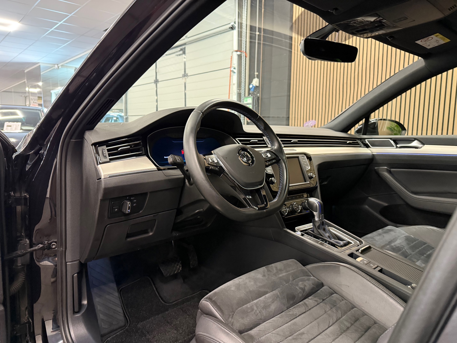 https://www.autokooy.nl//xml/images/47285240-12.JPG