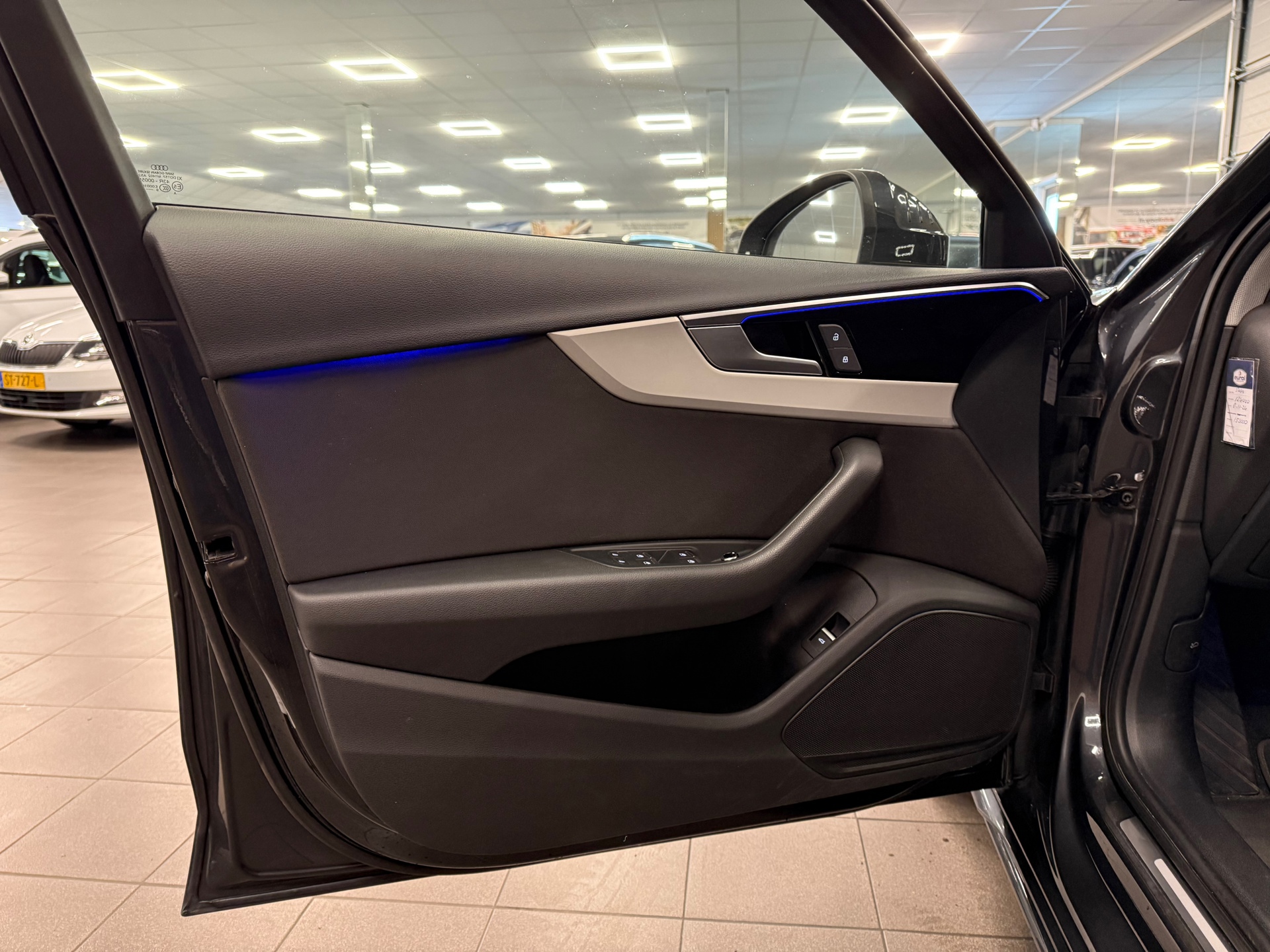 https://www.autokooy.nl//xml/images/47308988-11.JPG