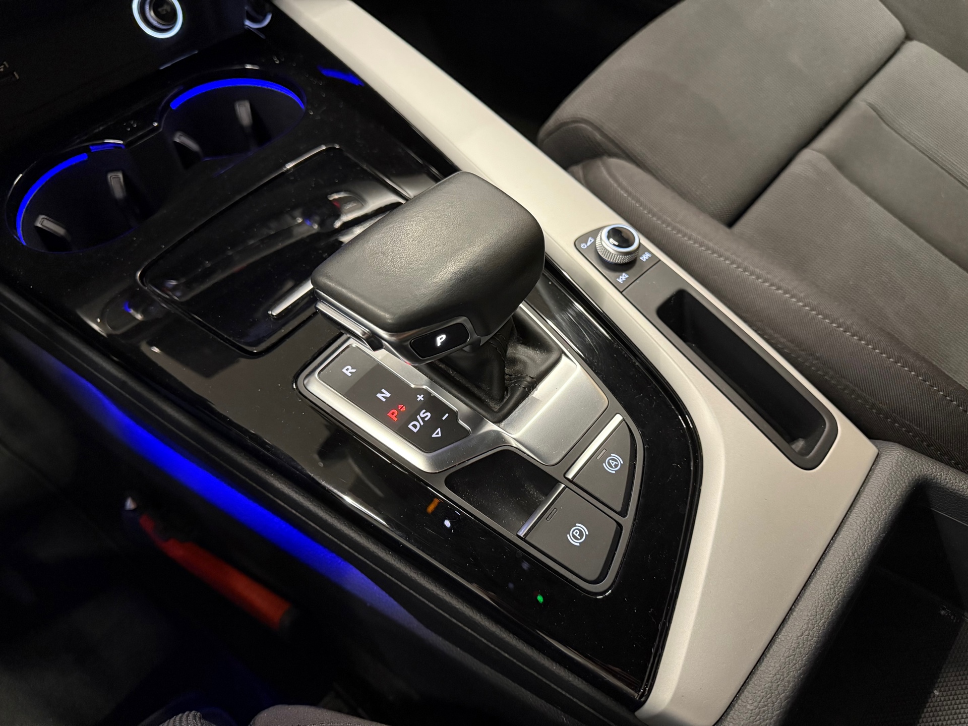 https://www.autokooy.nl//xml/images/47308988-21.JPG