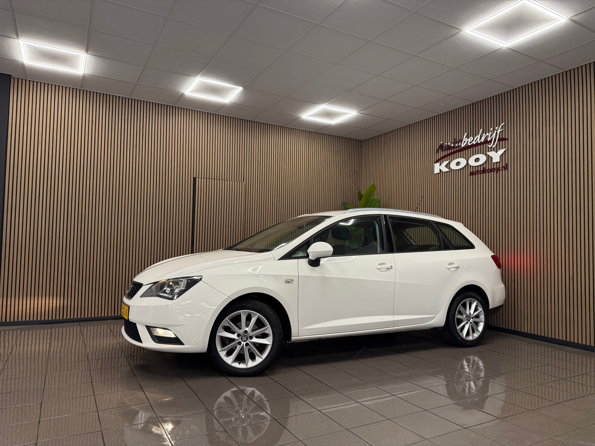 https://www.autokooy.nl//xml/images/47355197-9.JPG