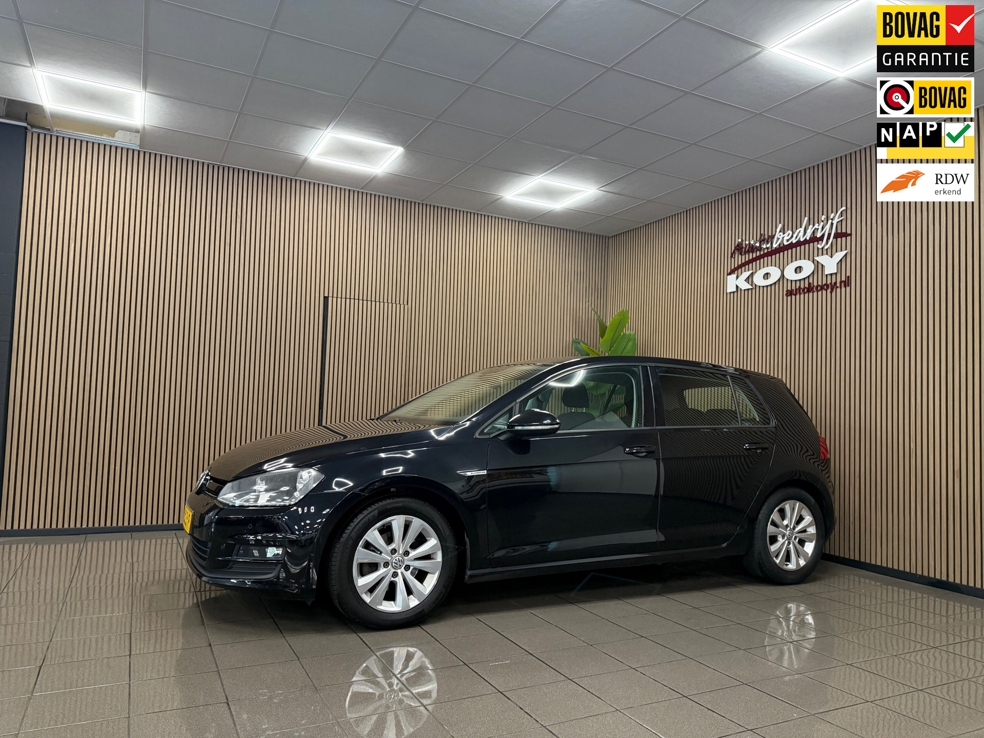 Volkswagen Golf 1.0 TSI Comfortline * Trekhaak / Parkeersensoren / Navigatie / NL Auto *