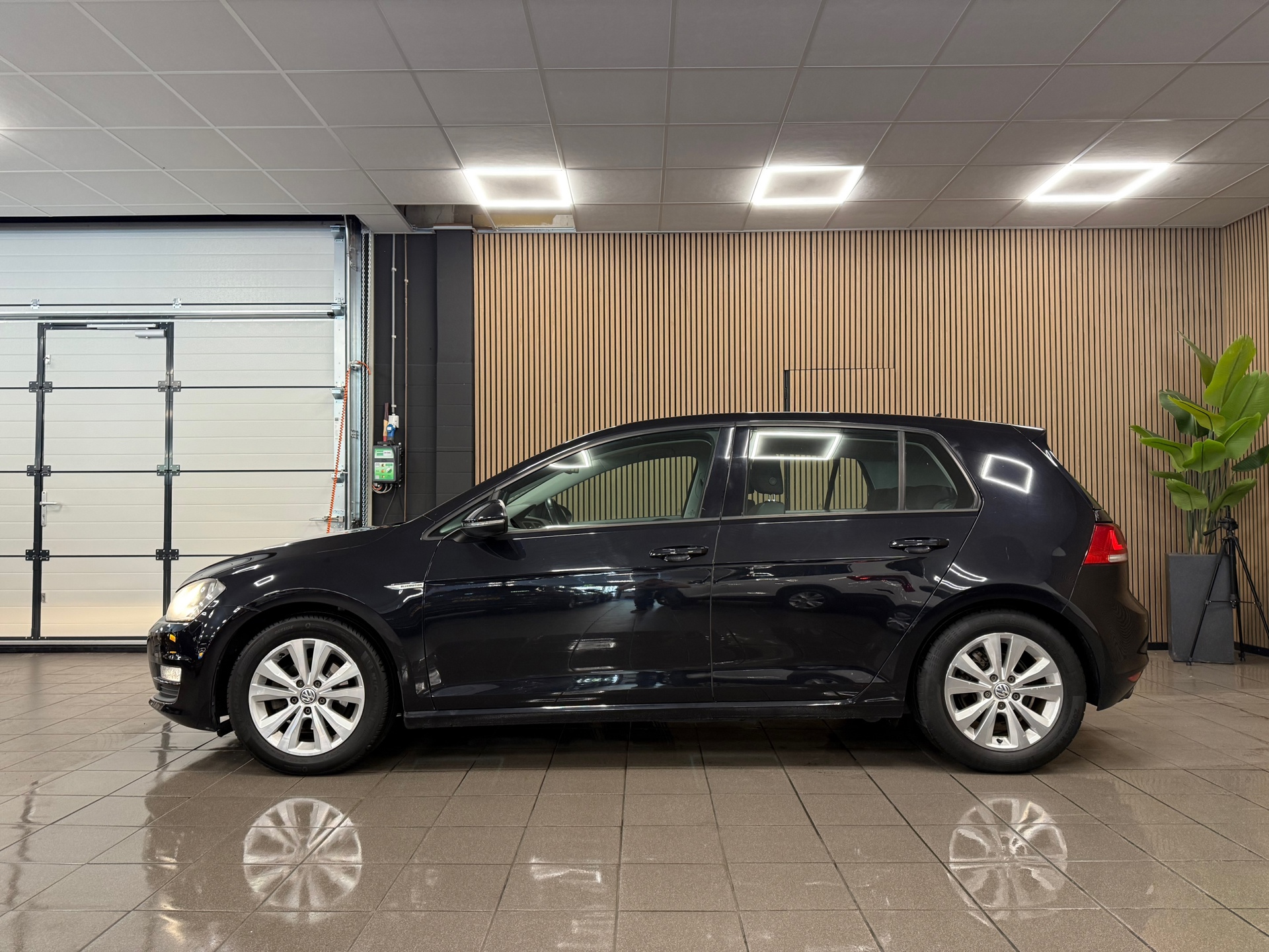 https://www.autokooy.nl//xml/images/47355257-2.JPG