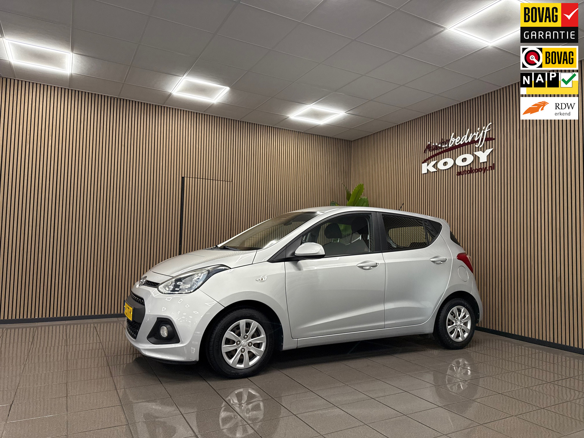 Hyundai I10 1.0i i-Motion Comfort * Airco / Cruise control / 56.419 km + NAP / NL Auto *