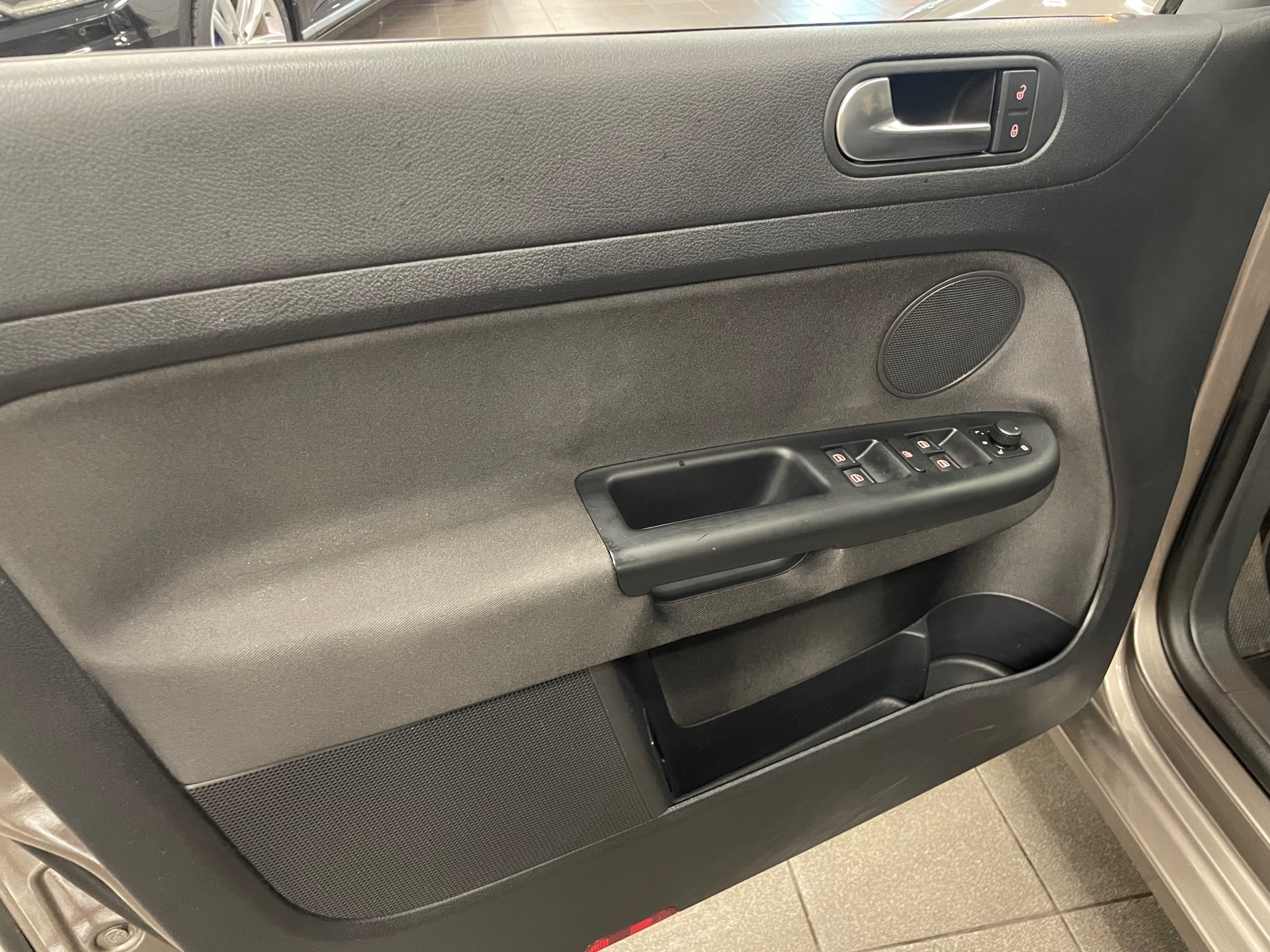 https://www.autokooy.nl//xml/images/47401122-10.JPG