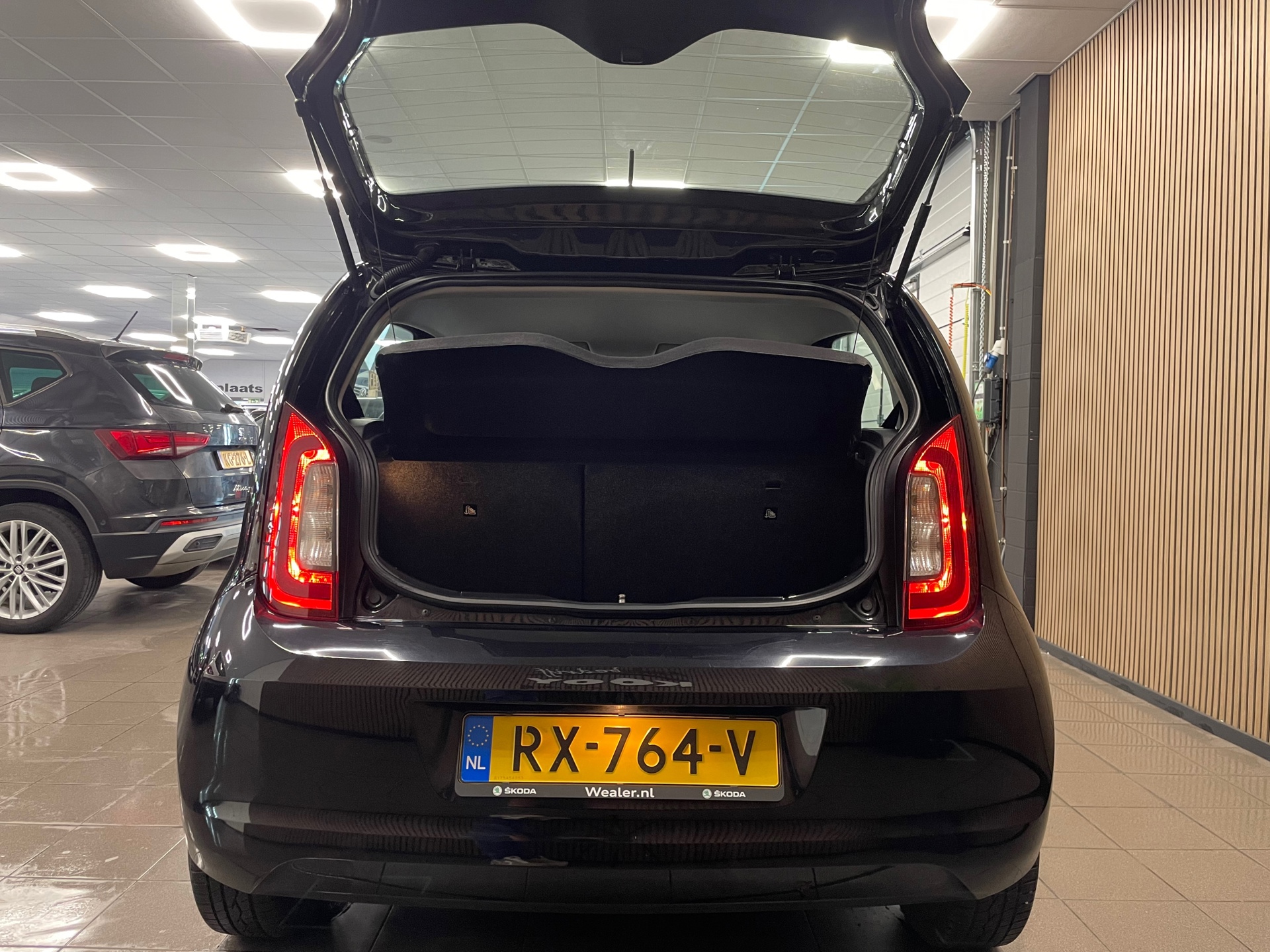 https://www.autokooy.nl//xml/images/47467810-6.JPG