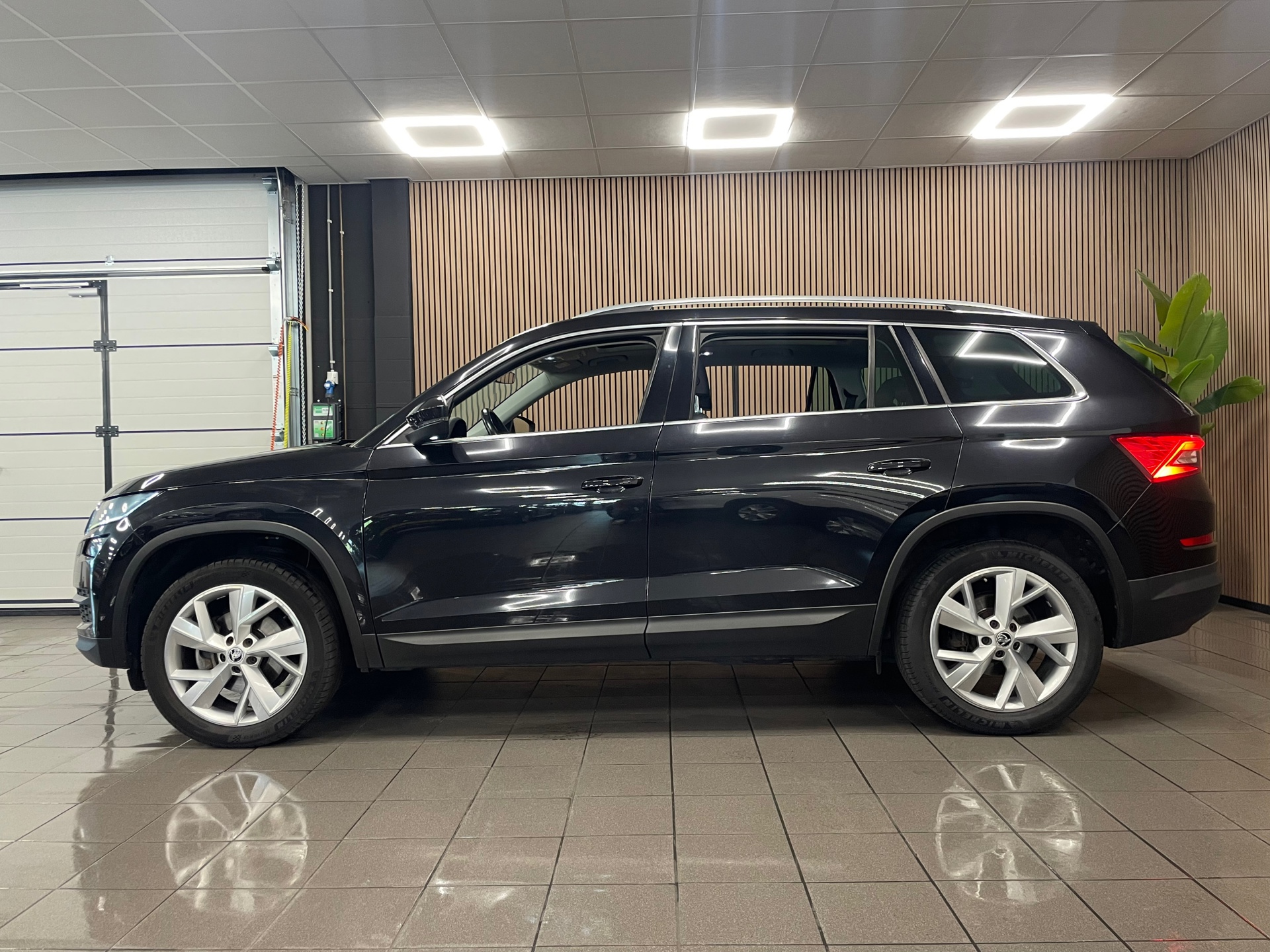 https://www.autokooy.nl//xml/images/47538961-3.JPG