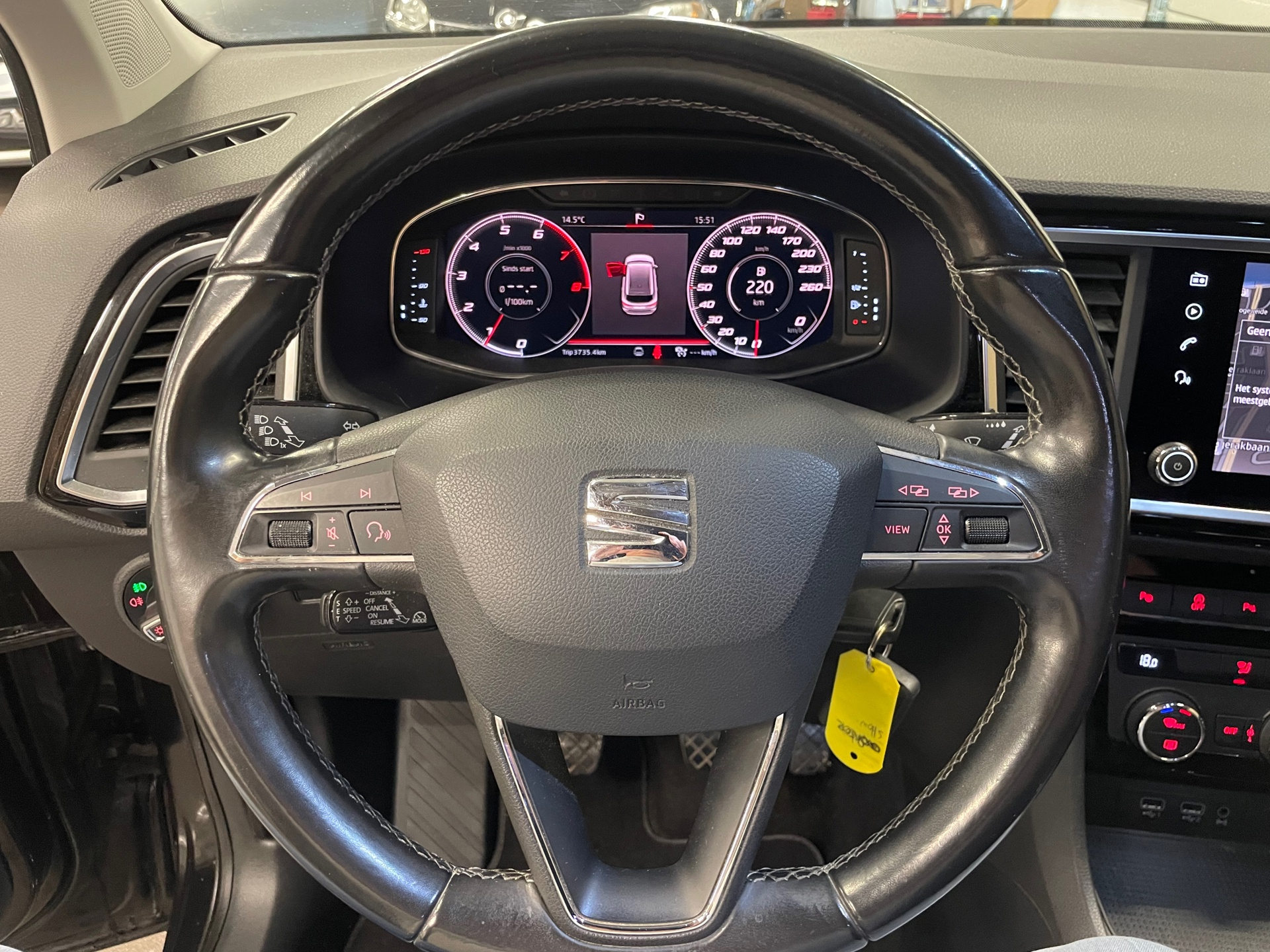 https://www.autokooy.nl//xml/images/47541807-14.JPG