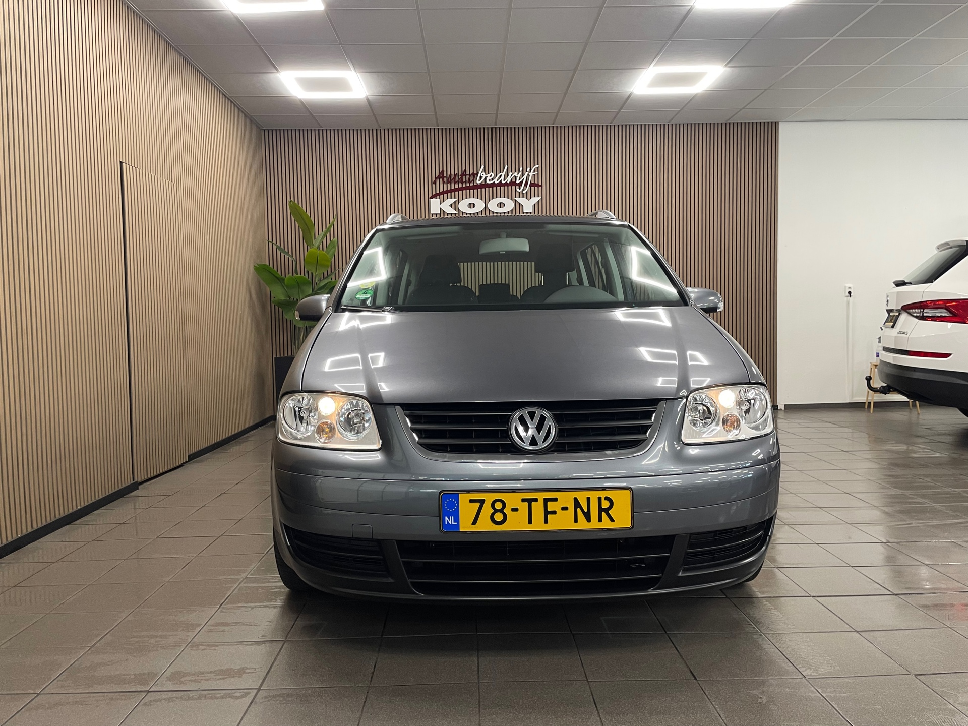 https://www.autokooy.nl//xml/images/47567937-10.JPG