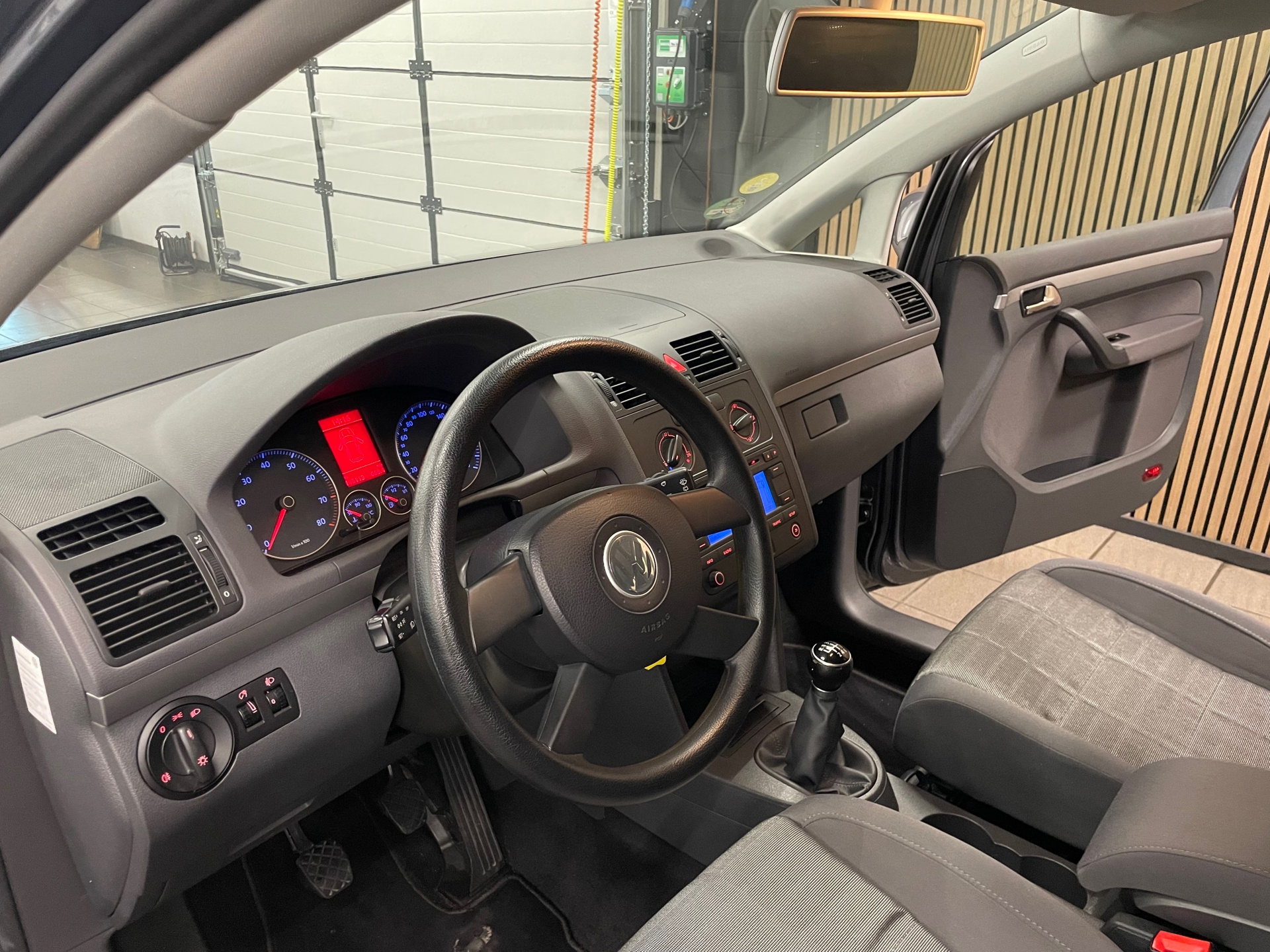 https://www.autokooy.nl//xml/images/47567937-12.JPG