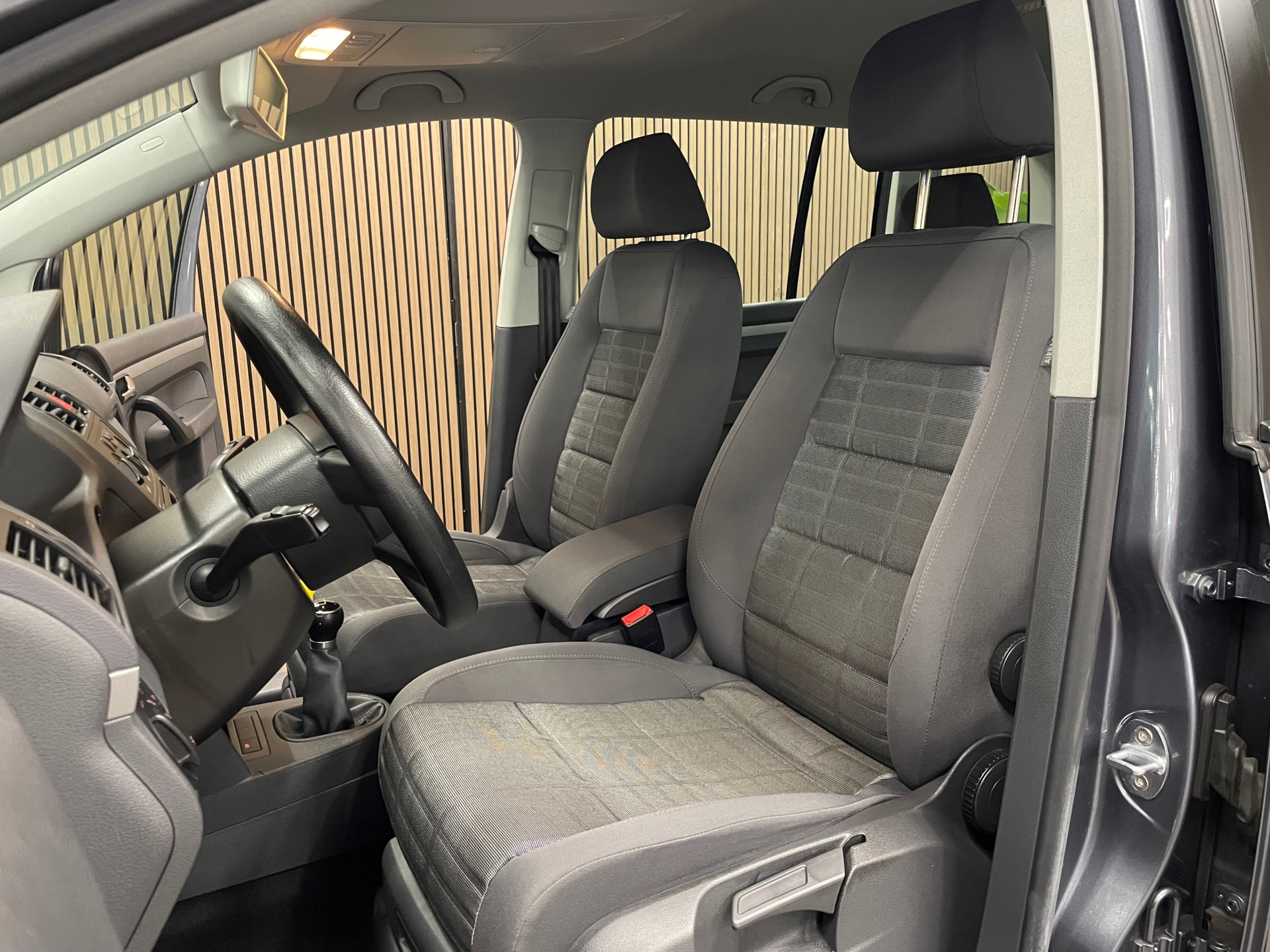 https://www.autokooy.nl//xml/images/47567937-13.JPG