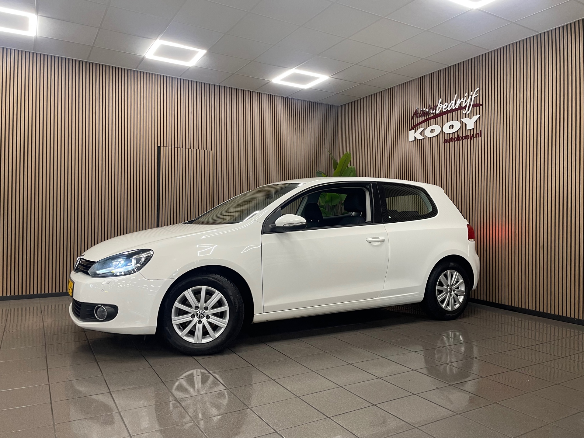 https://www.autokooy.nl//xml/images/47675246-2.JPG