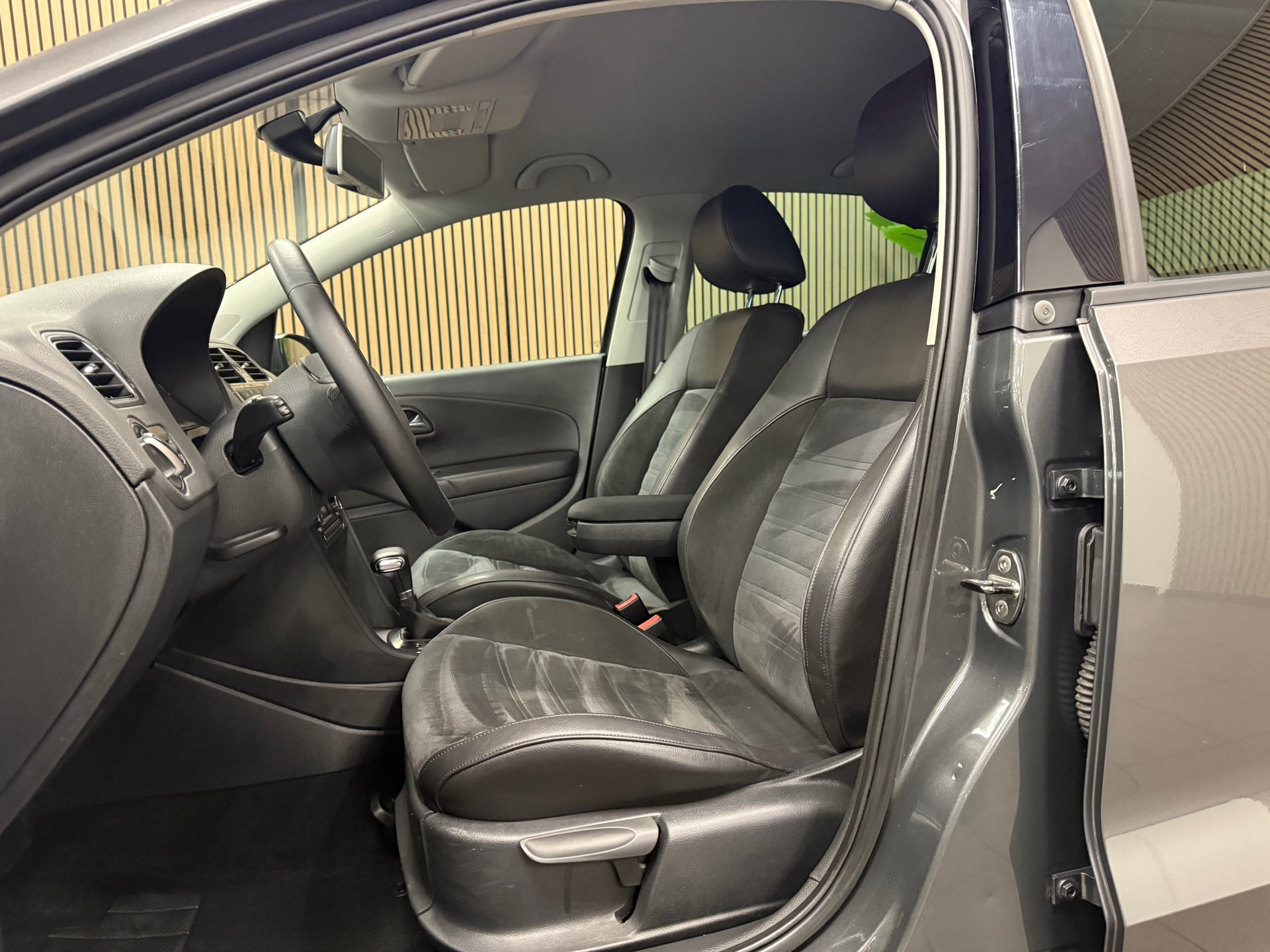 https://www.autokooy.nl//xml/images/47741901-11.JPG